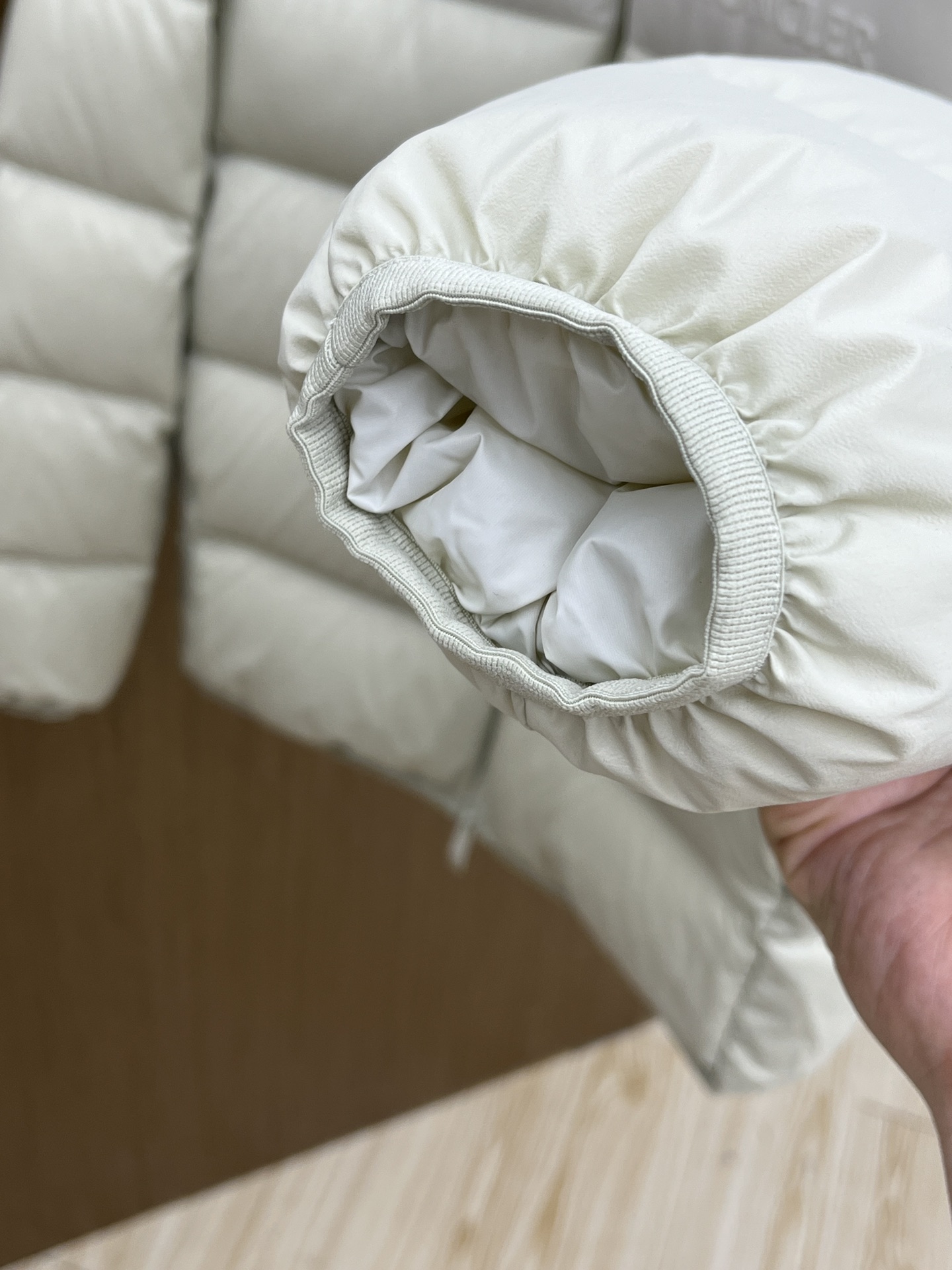 秋冬羽绒 Mon 🔥🔥羽绒服2025最新款时尚设计师款羽绒外套.（连帽不可拆卸）处处细节显工艺足够的高级