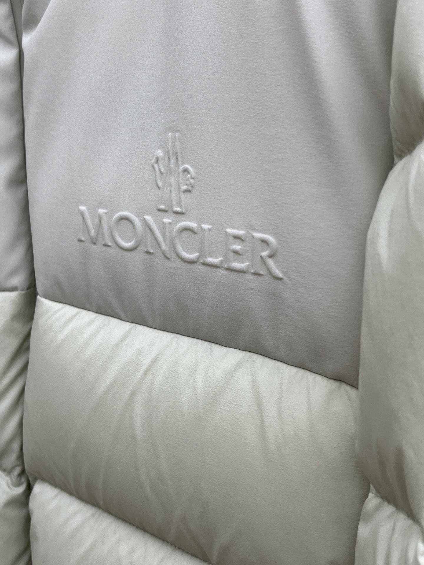 秋冬羽绒 Mon 🔥🔥羽绒服2025最新款时尚设计师款羽绒外套.（连帽不可拆卸）处处细节显工艺足够的高级