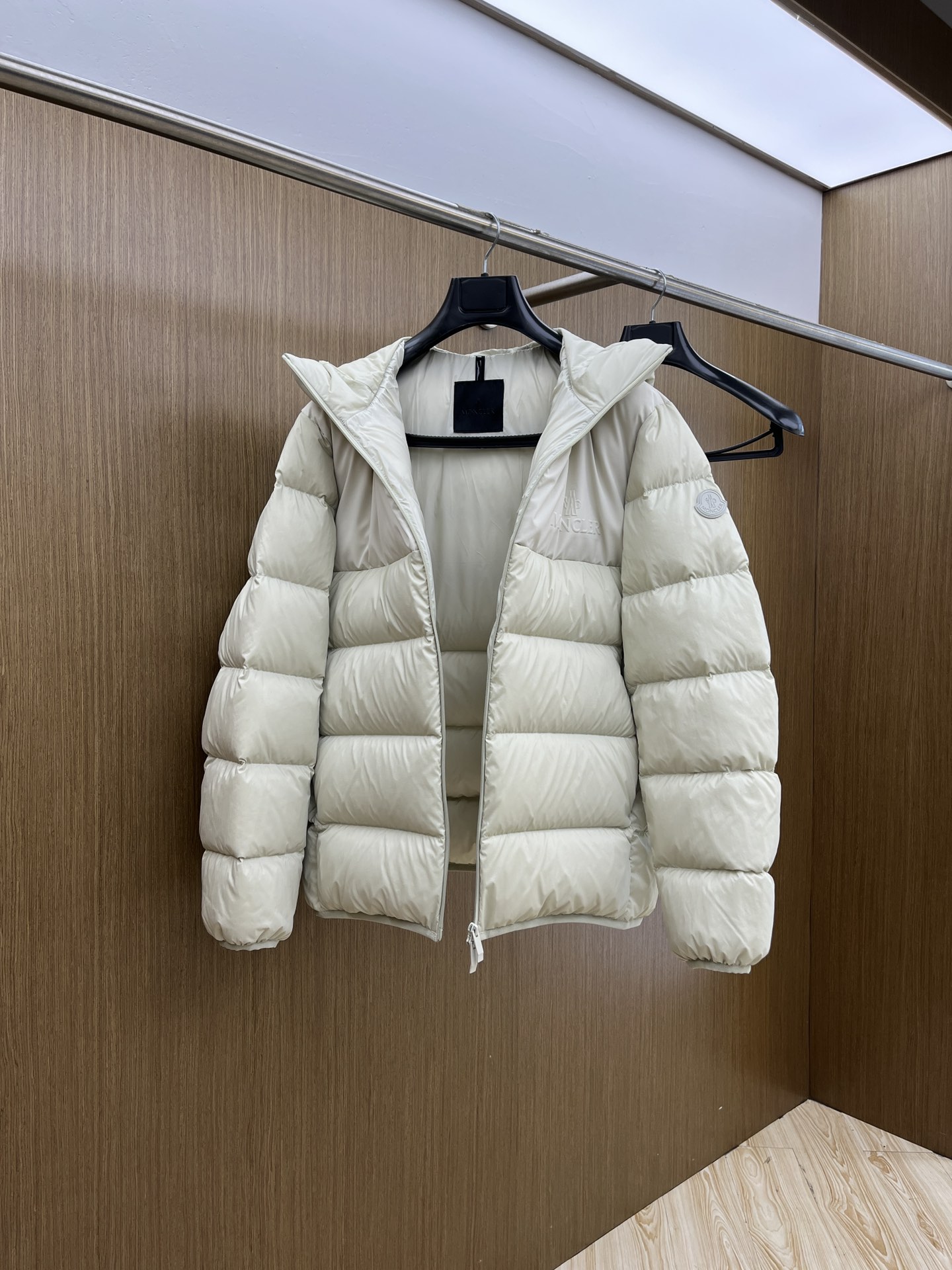 秋冬羽绒 Mon 🔥🔥羽绒服2025最新款时尚设计师款羽绒外套.（连帽不可拆卸）处处细节显工艺足够的高级