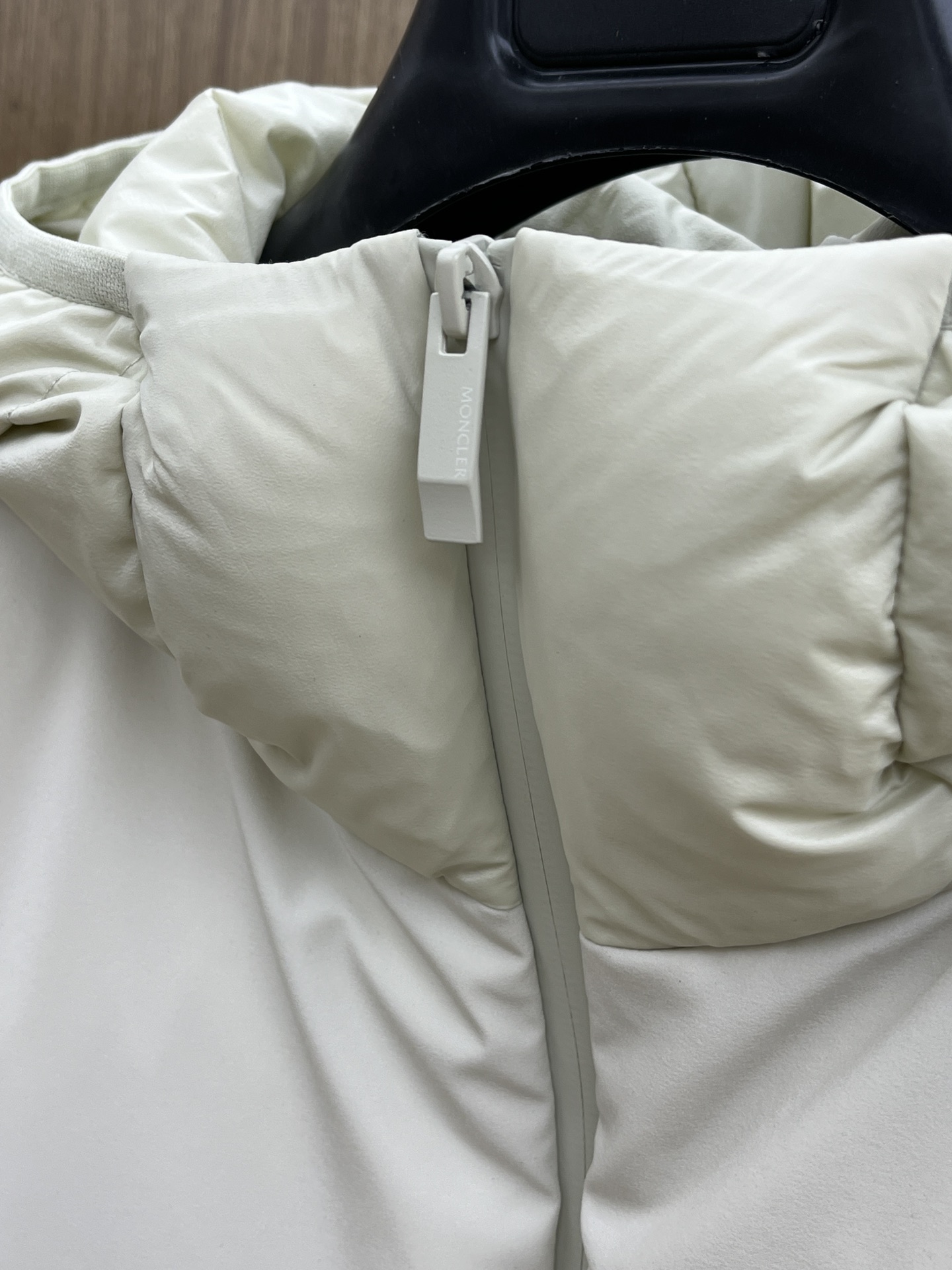 秋冬羽绒 Mon 🔥🔥羽绒服2025最新款时尚设计师款羽绒外套.（连帽不可拆卸）处处细节显工艺足够的高级