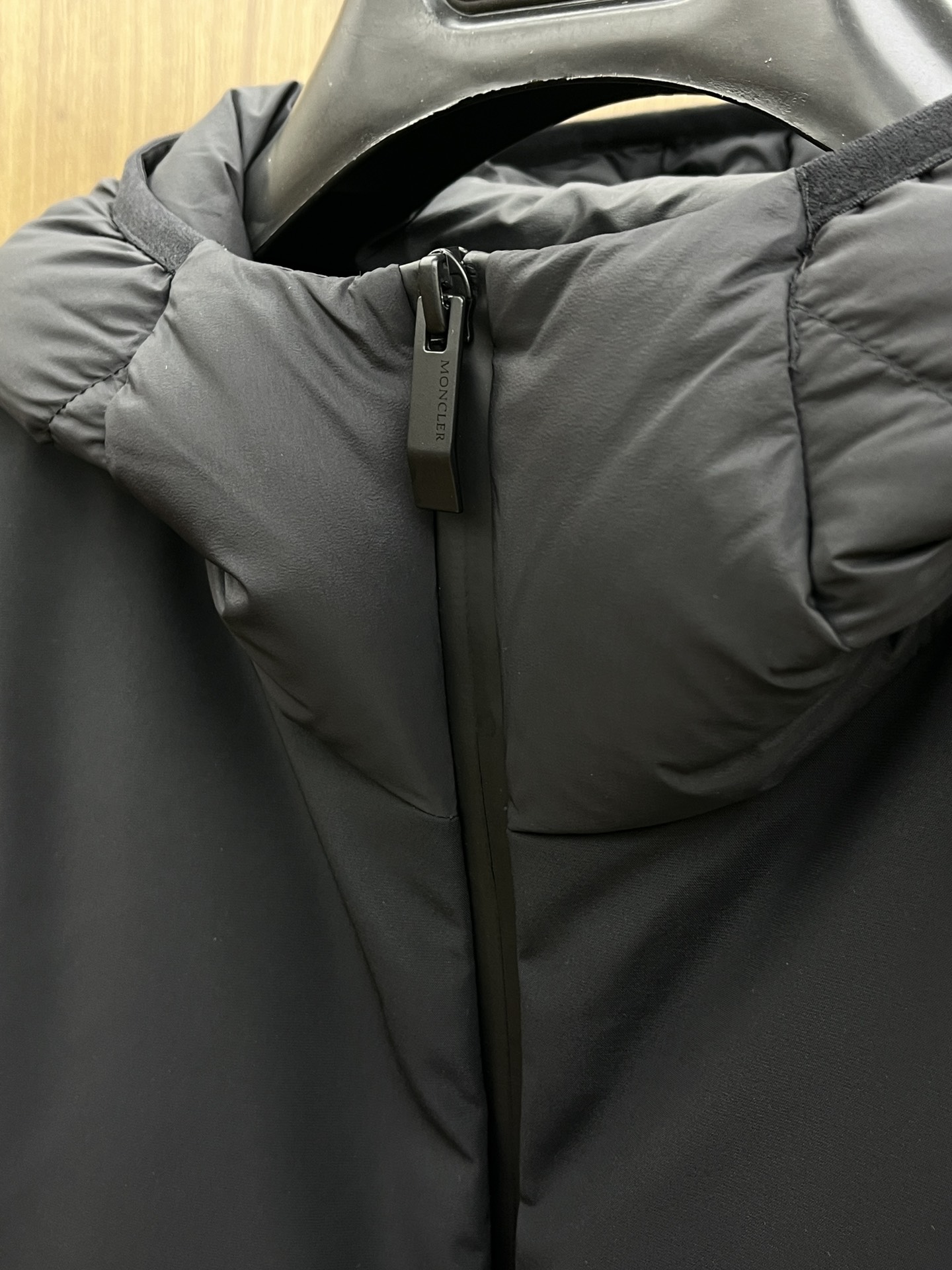 秋冬羽绒 Mon 🔥🔥羽绒服2025最新款时尚设计师款羽绒外套.（连帽不可拆卸）处处细节显工艺足够的高级