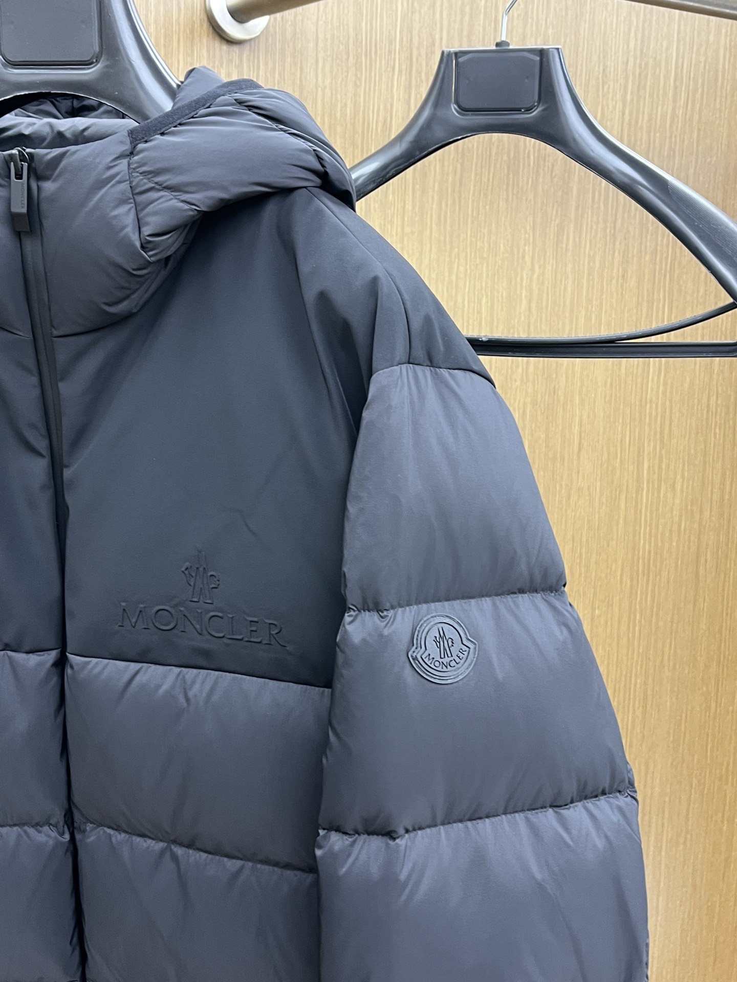 秋冬羽绒 Mon 🔥🔥羽绒服2025最新款时尚设计师款羽绒外套.（连帽不可拆卸）处处细节显工艺足够的高级