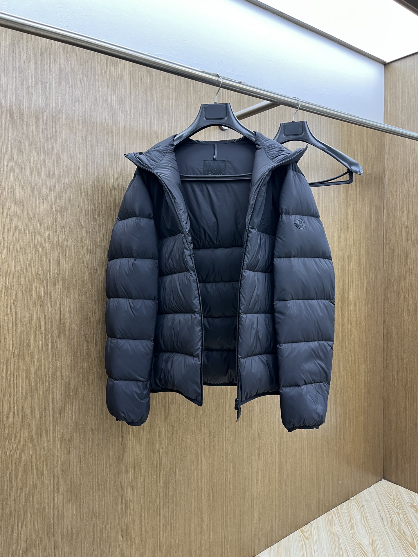 秋冬羽绒 Mon 🔥🔥羽绒服2025最新款时尚设计师款羽绒外套.（连帽不可拆卸）处处细节显工艺足够的高级