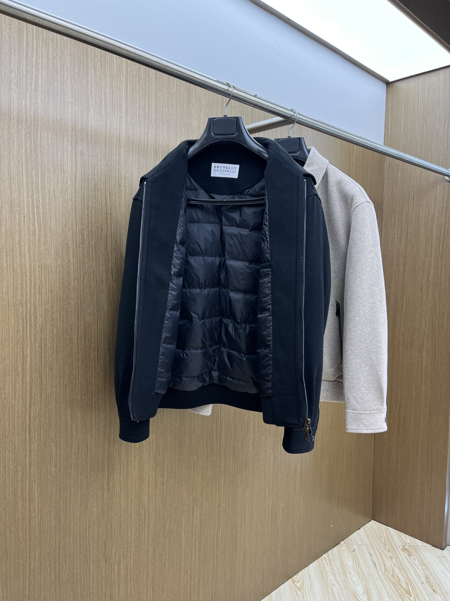 秋冬羽绒 BC🔥秋冬时尚翻领外套羽绒内冲100g-90白鸭绒，轻薄有型，上身不臃肿，颇具意大利典型风格的