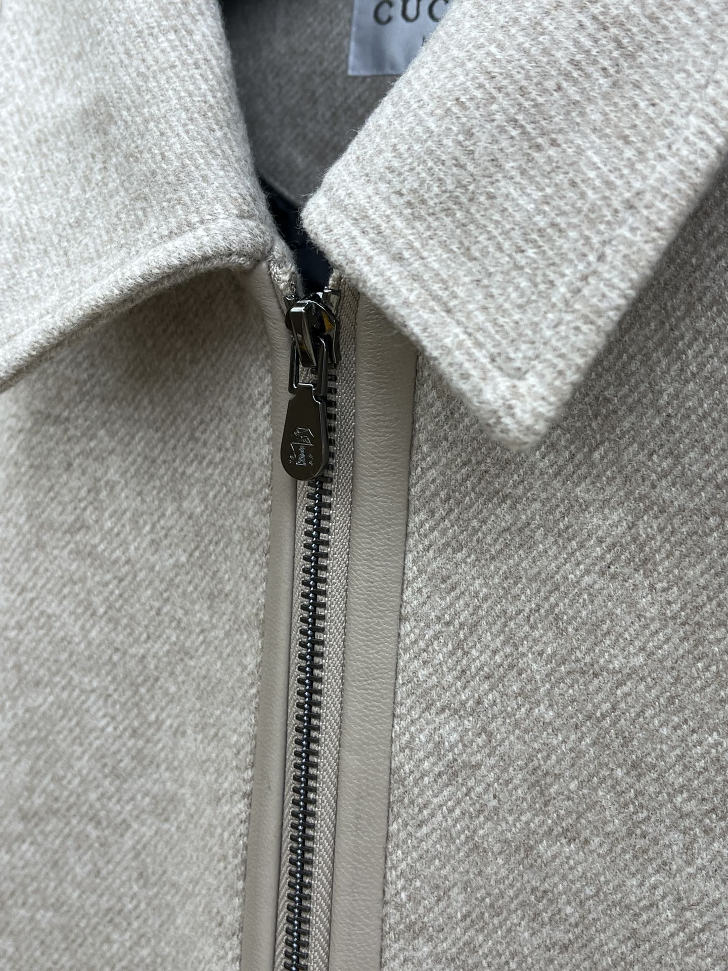 秋冬羽绒 BC🔥秋冬时尚翻领外套羽绒内冲100g-90白鸭绒，轻薄有型，上身不臃肿，颇具意大利典型风格的