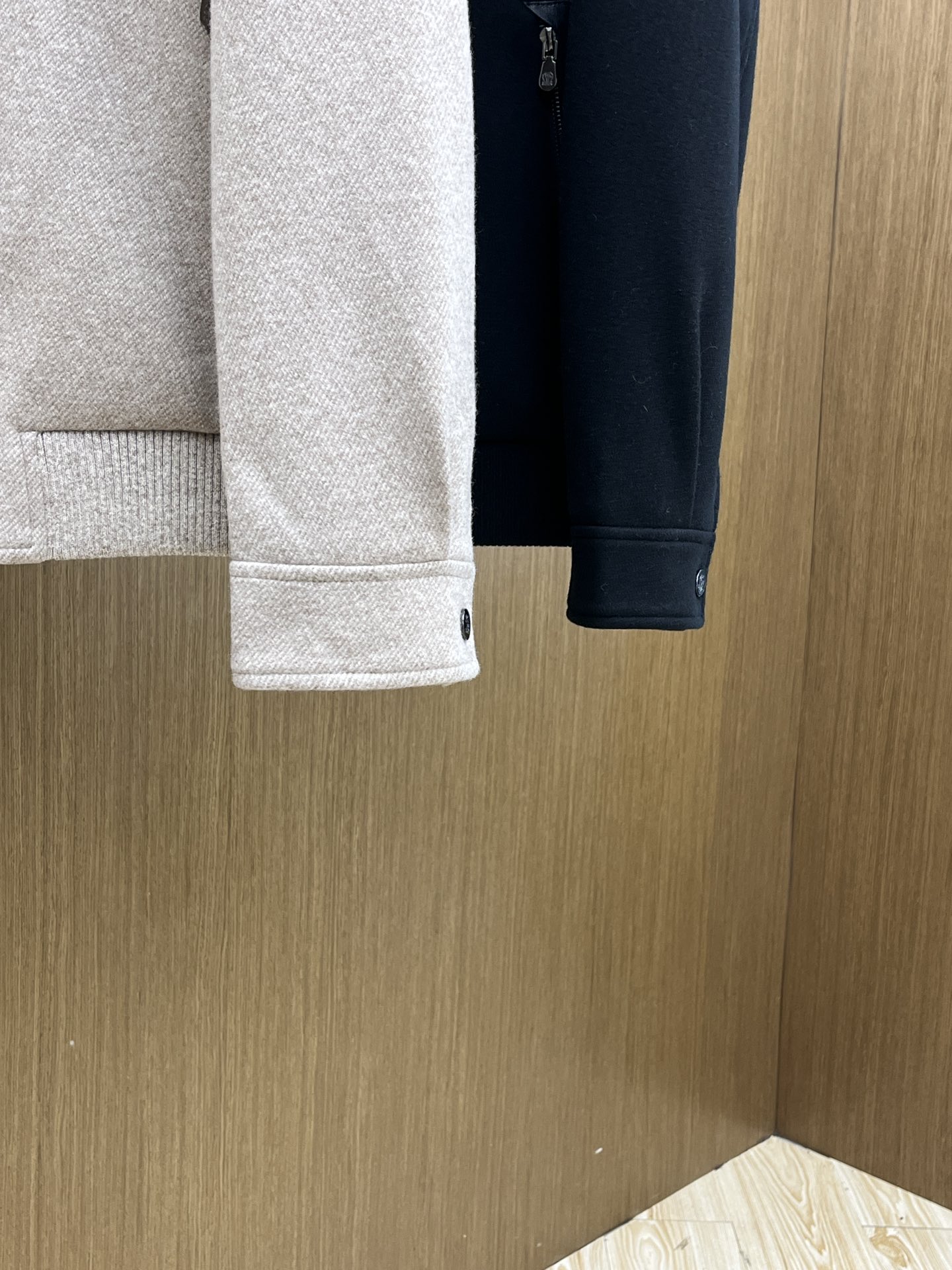 秋冬羽绒 BC🔥秋冬时尚翻领外套羽绒内冲100g-90白鸭绒，轻薄有型，上身不臃肿，颇具意大利典型风格的