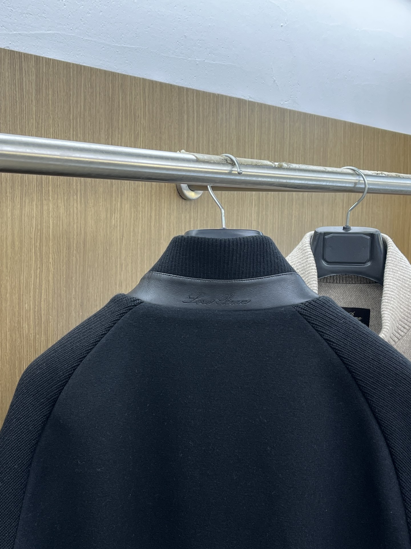 秋冬羽绒 lp🆕 🔥秋冬时尚翻领外套羽绒内冲100g-90白鸭绒，轻薄有型，上身不臃肿，颇具意大利典型风