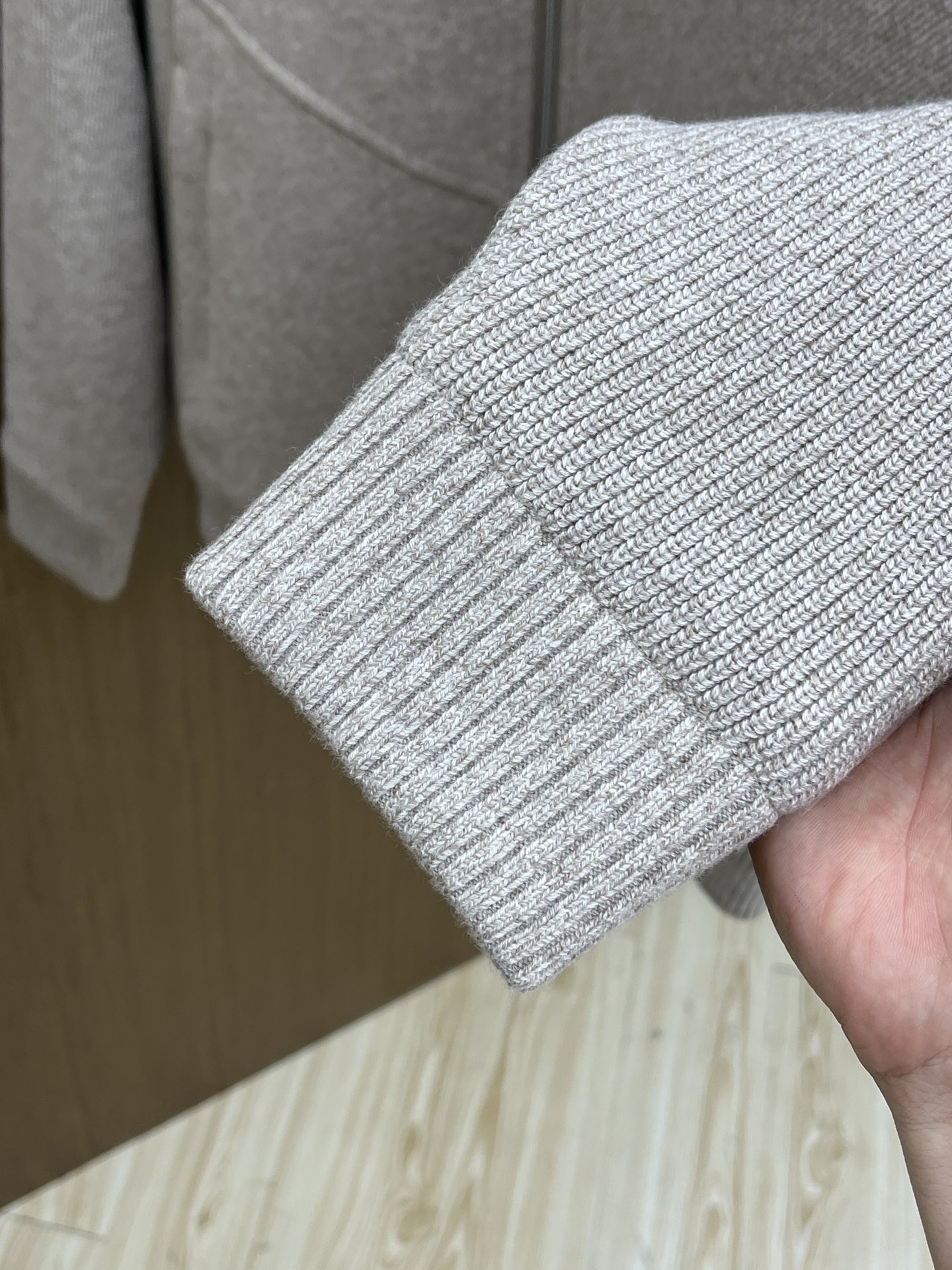 秋冬羽绒 lp🆕 🔥秋冬时尚翻领外套羽绒内冲100g-90白鸭绒，轻薄有型，上身不臃肿，颇具意大利典型风