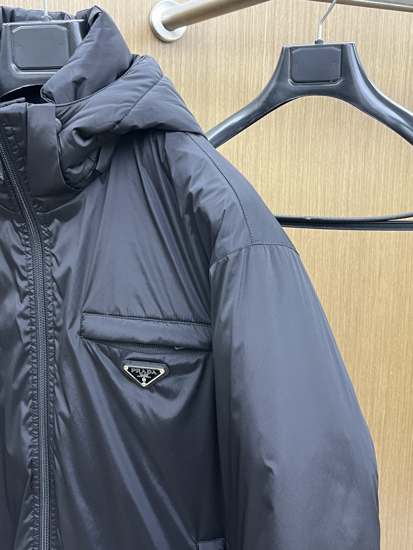 秋冬羽绒 PD 🔥🔥羽绒服2025最新款时尚羽绒外套.（帽子可拆卸）处处细节显工艺足够的高级 结构性剪裁