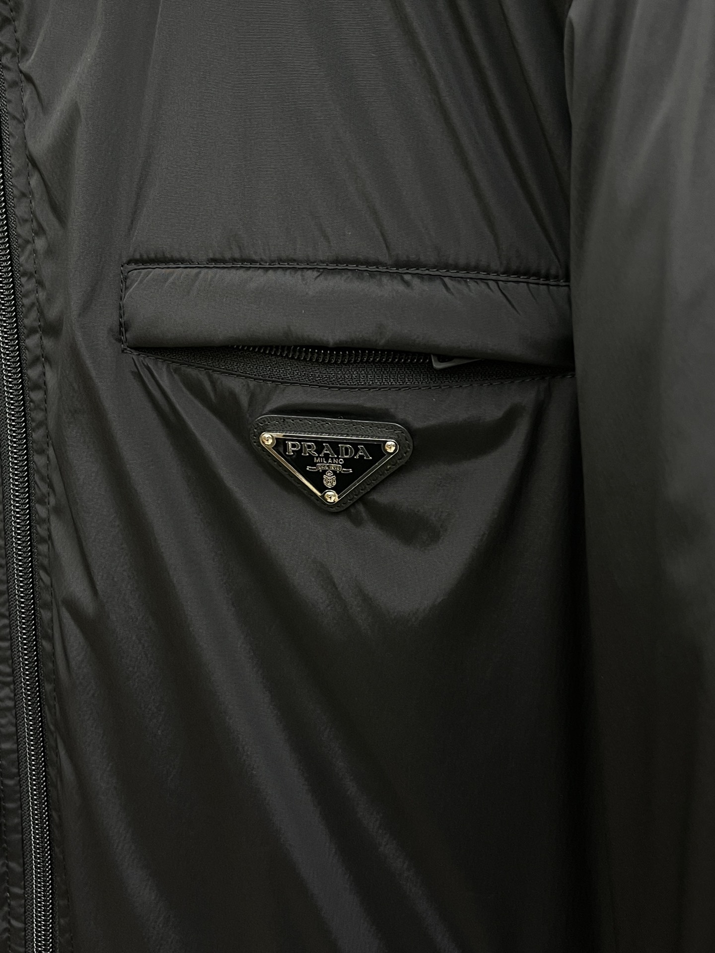 秋冬羽绒 PD 🔥🔥羽绒服2025最新款时尚羽绒外套.（帽子可拆卸）处处细节显工艺足够的高级 结构性剪裁