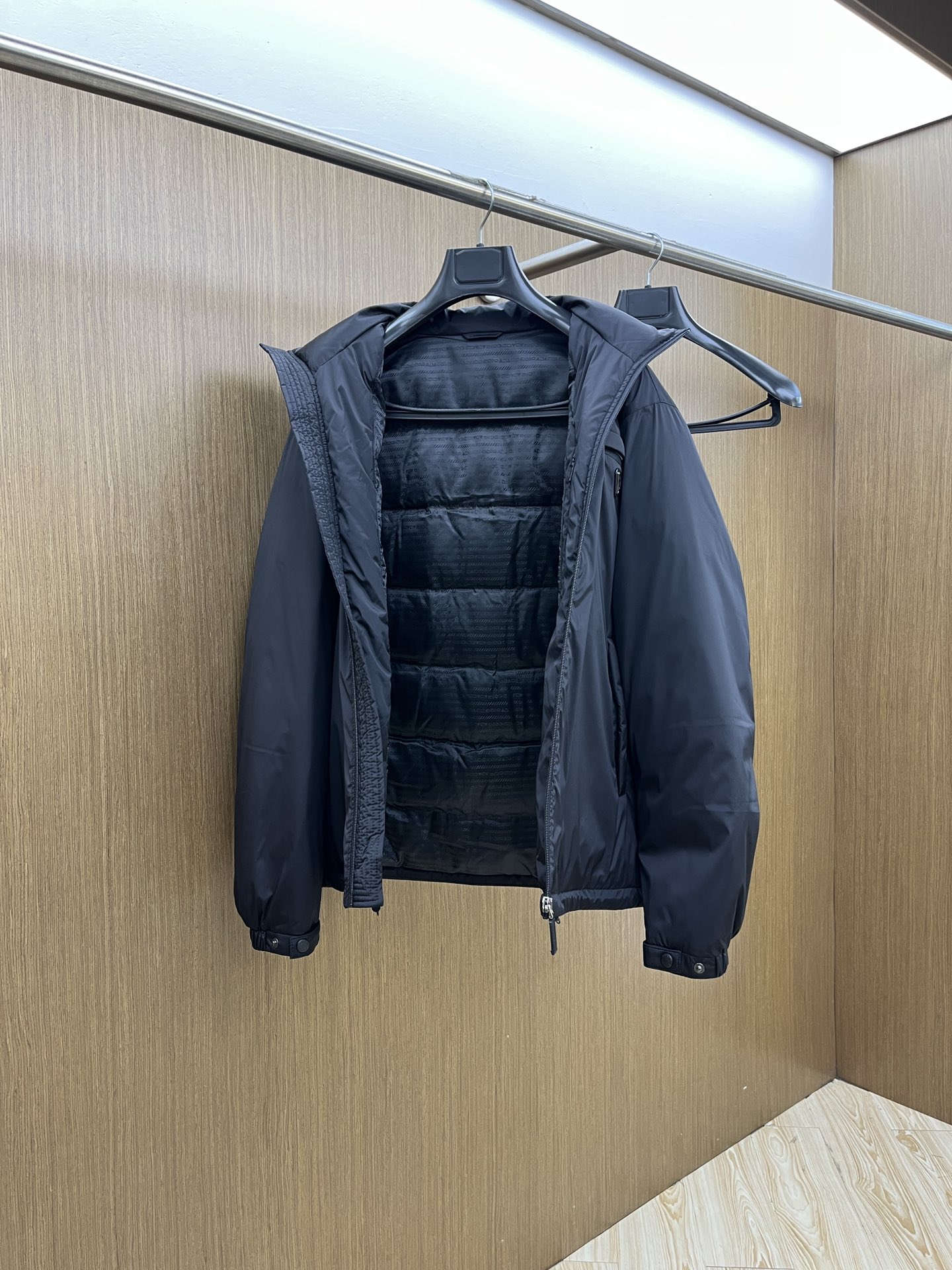 秋冬羽绒 PD 🔥🔥羽绒服2025最新款时尚羽绒外套.（帽子可拆卸）处处细节显工艺足够的高级 结构性剪裁