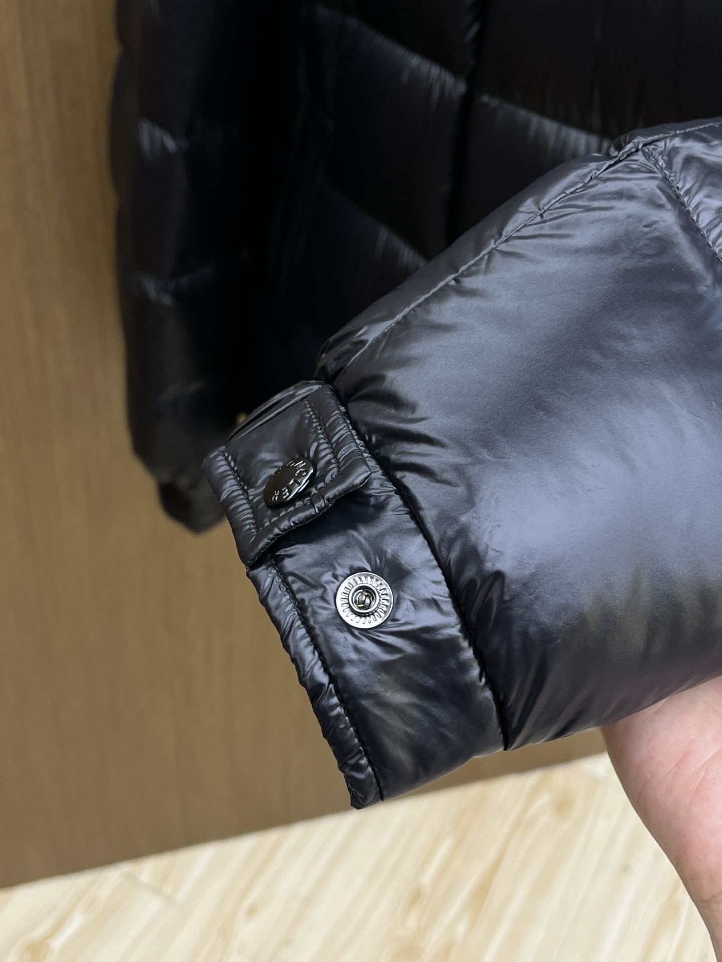 秋冬羽绒 Mon 🔥🔥高版本 Maya 玛雅重磅来袭！优质国标90绒，绒量非常厚实蓬松，帽子可拆卸，袖子