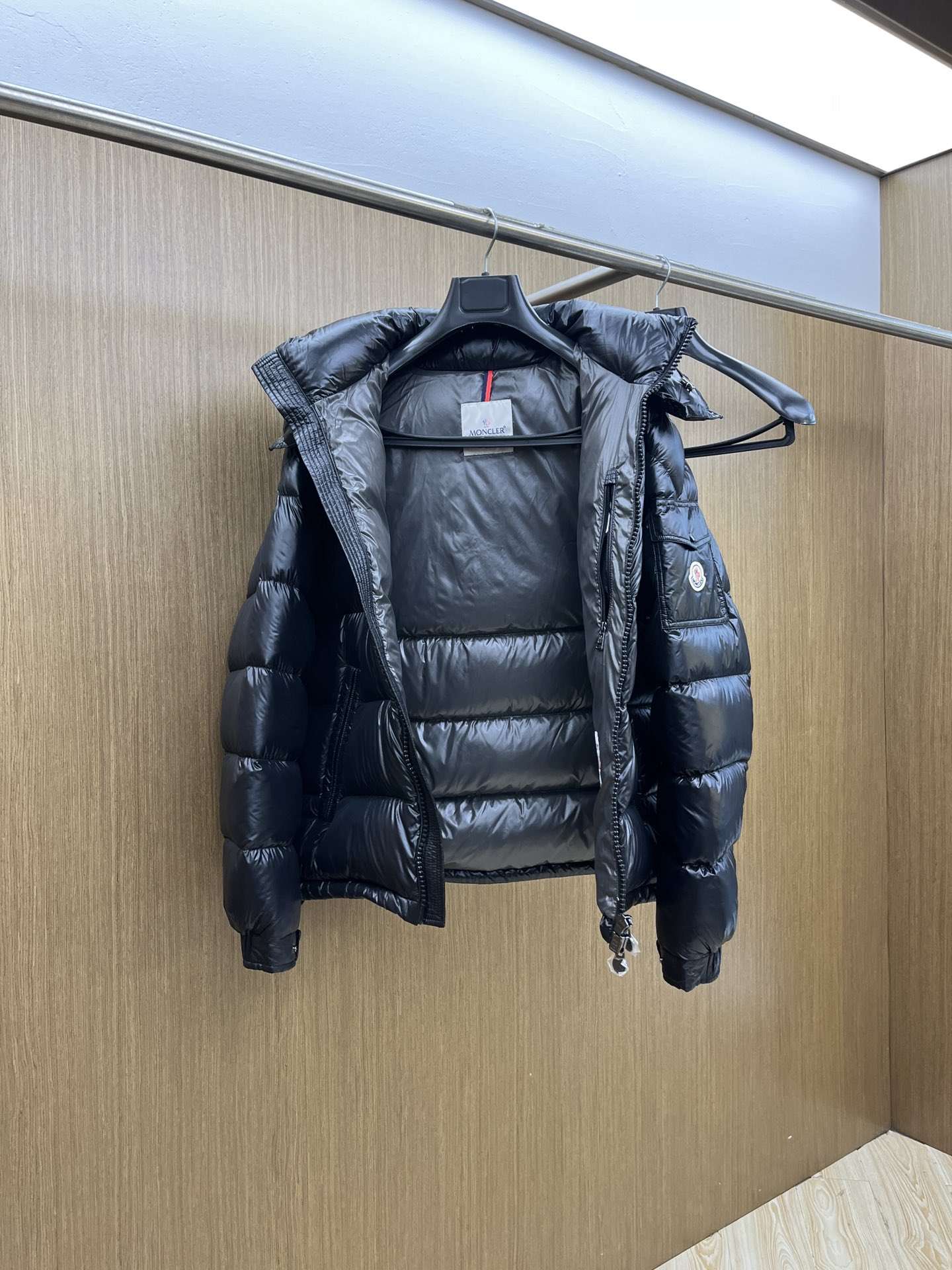 秋冬羽绒 Mon 🔥🔥高版本 Maya 玛雅重磅来袭！优质国标90绒，绒量非常厚实蓬松，帽子可拆卸，袖子