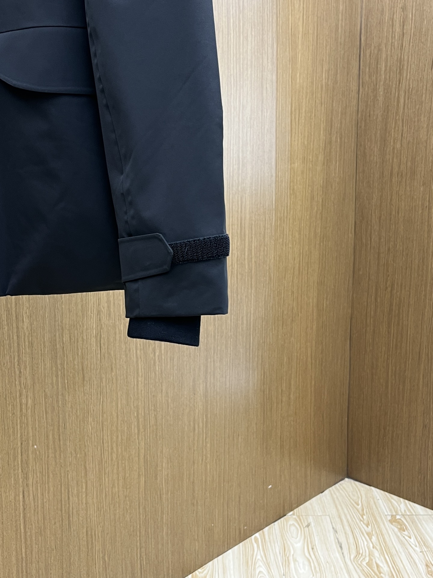 调价 秋冬羽绒 LV 💥高版本 25GW独家专供秋冬新款连帽高领羽绒服。帽子可收起设计。贸易公司渠道稀出