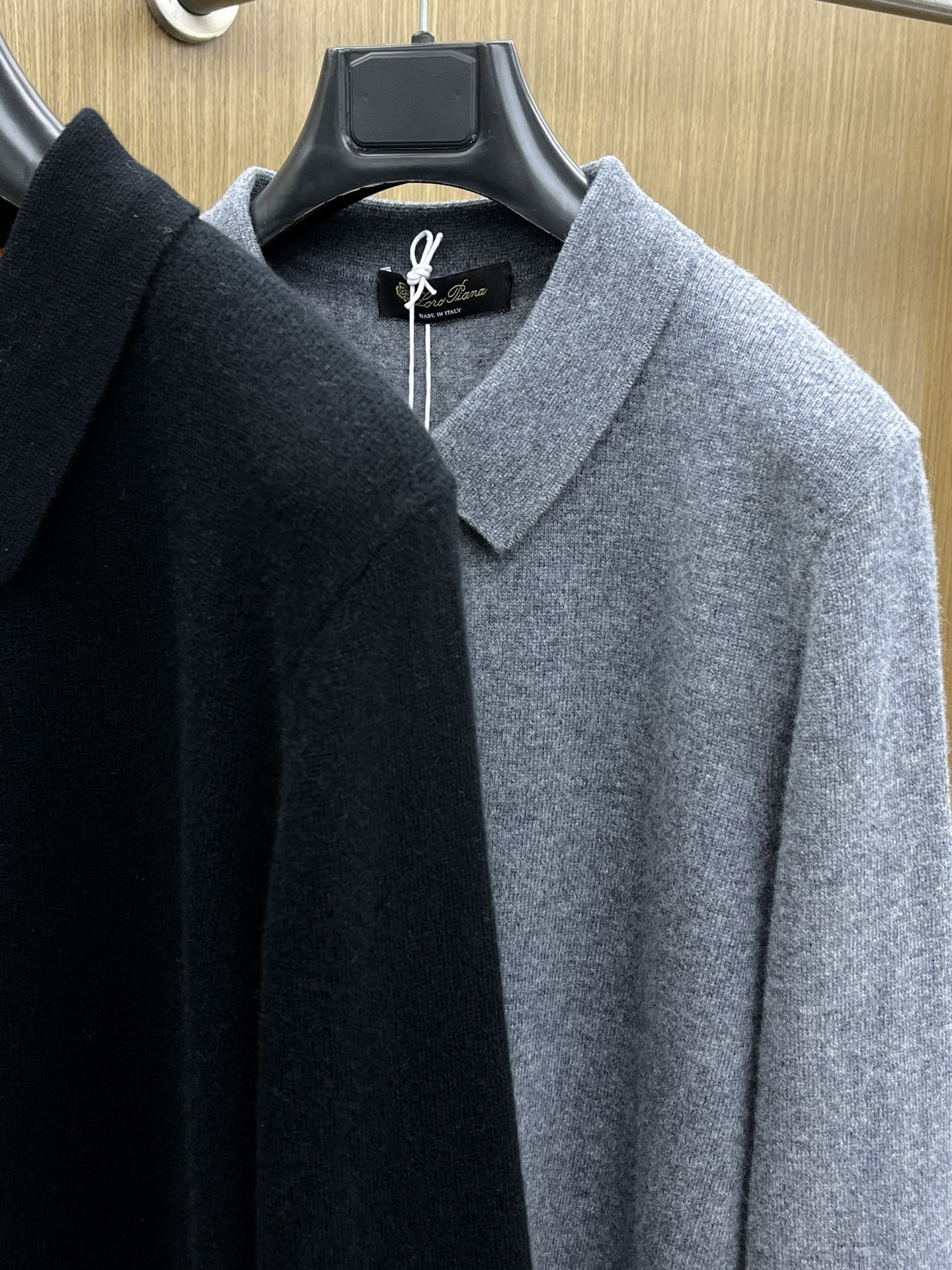 秋冬 lP🆕 采用羊绒羊毛混纺纱线，保暖性佳，蓬松柔软，加倍呵护肌肤，给你轻如无物的穿着感体验。高品质天