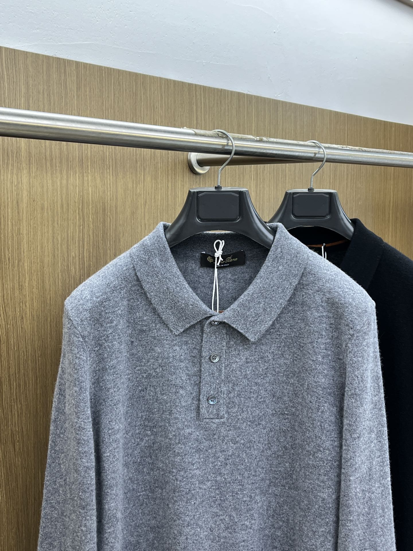 秋冬 lP🆕 采用羊绒羊毛混纺纱线，保暖性佳，蓬松柔软，加倍呵护肌肤，给你轻如无物的穿着感体验。高品质天