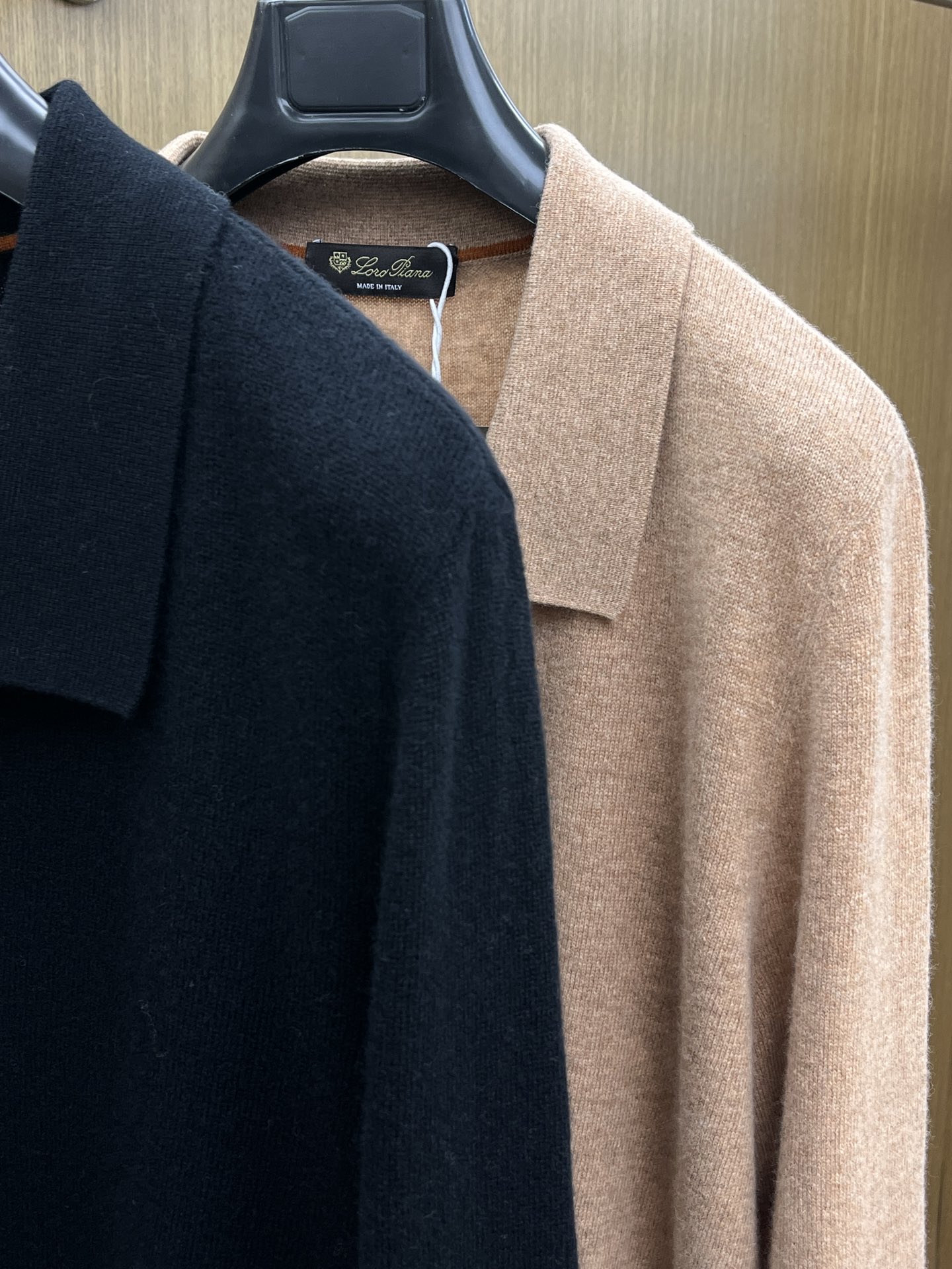 秋冬 lP🆕 采用羊绒羊毛混纺纱线，保暖性佳，蓬松柔软，加倍呵护肌肤，给你轻如无物的穿着感体验。高品质天