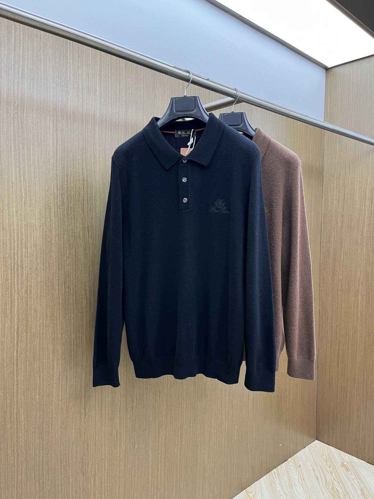 秋冬 lP🆕 采用羊绒羊毛混纺纱线，保暖性佳，蓬松柔软，加倍呵护肌肤，给你轻如无物的穿着感体验。高品质天