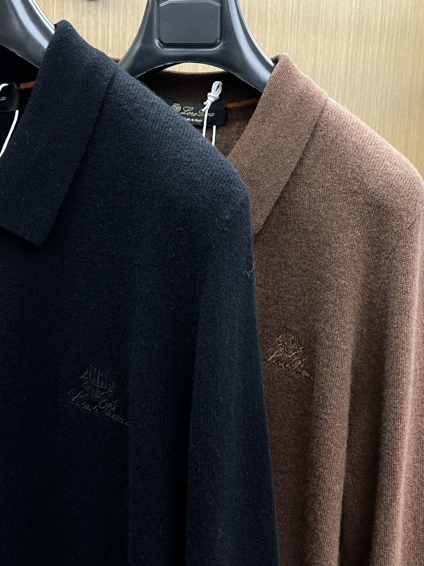 秋冬 lP🆕 采用羊绒羊毛混纺纱线，保暖性佳，蓬松柔软，加倍呵护肌肤，给你轻如无物的穿着感体验。高品质天