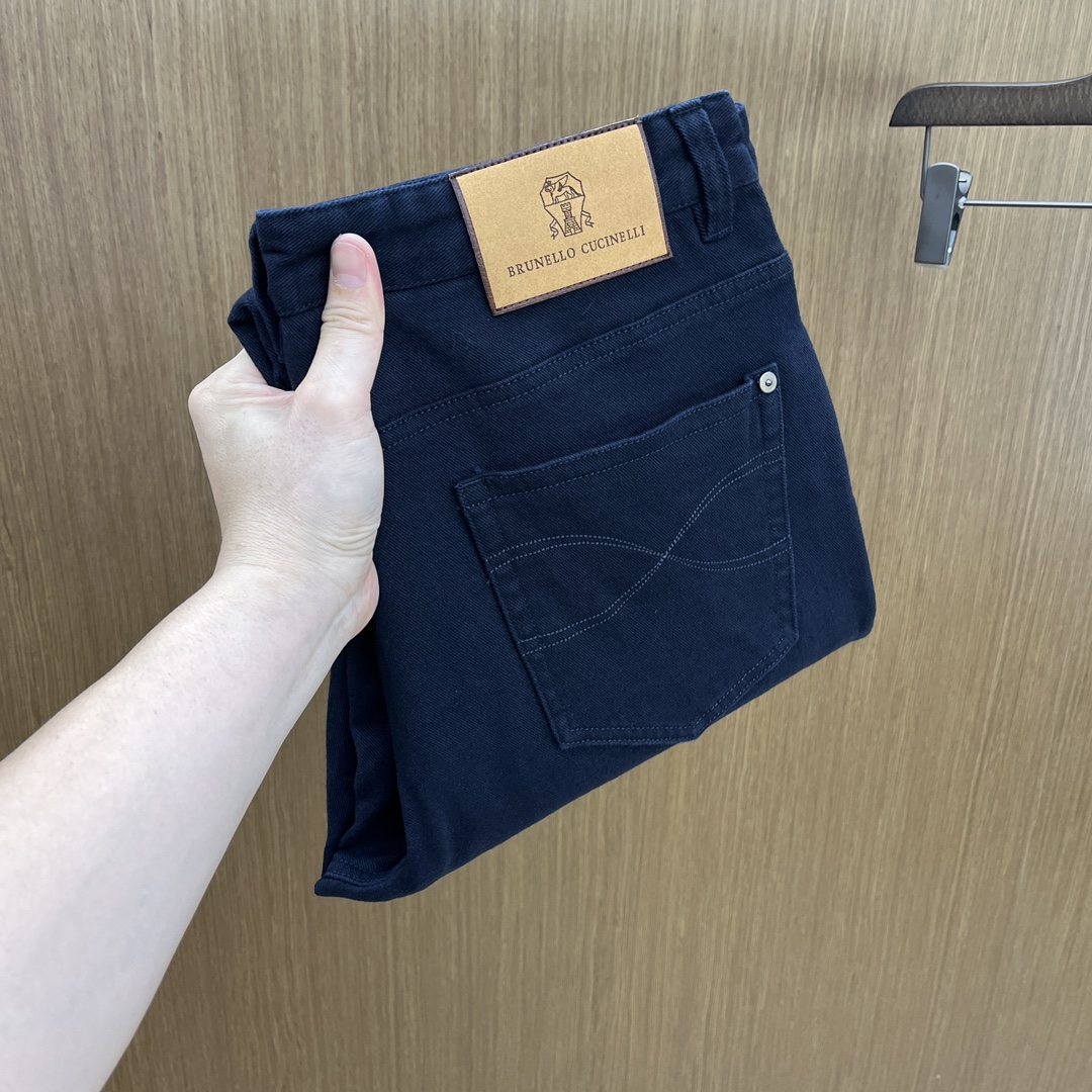 NO:606645,Price adjustment Autumn and winter BC FW Autumn and winter new jeans Original imported fabrics are soft, breathable, wide and stylish Customized hardware Essential for business and leisure FJJ workmanship details are fine and perfect Classic logo logo on front pocket and back pocket Code number 30-38 (no 35, 37) Color black blue,,jeans,alexander wang19860909调价 秋冬 BC FW秋冬新款牛仔裤 原版进口面料柔软透气挺阔有型 定制五金 商务休闲必备 fjj做工细节精细完美 前袋后袋经典logo标识 码数30-38（无35、37） 颜色黑 蓝,,jeans,alexander wang,Men's clothing