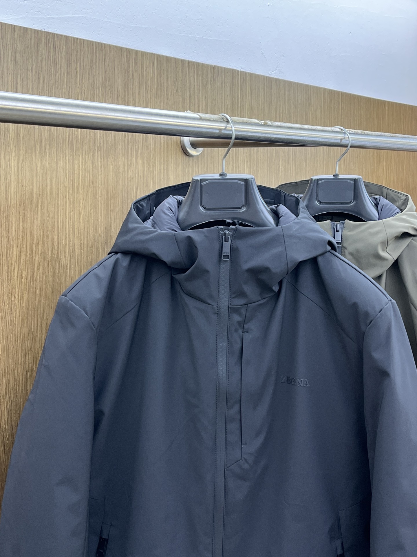 秋冬羽绒 羽绒 ZEGNA 25秋冬新款羽绒外套 ZEGNA这款外套的面料选用品牌标志性的高端功能性面料