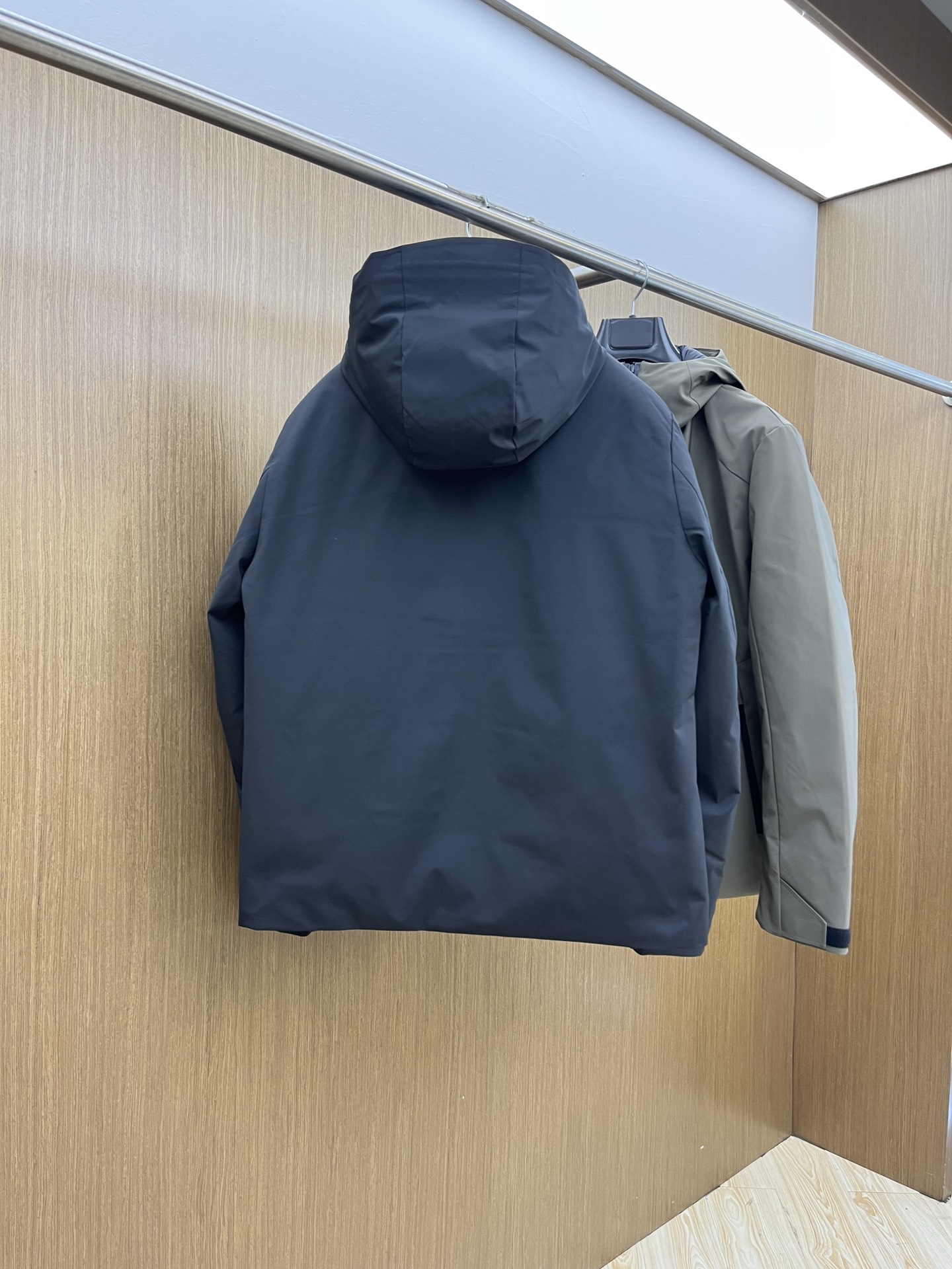 秋冬羽绒 羽绒 ZEGNA 25秋冬新款羽绒外套 ZEGNA这款外套的面料选用品牌标志性的高端功能性面料