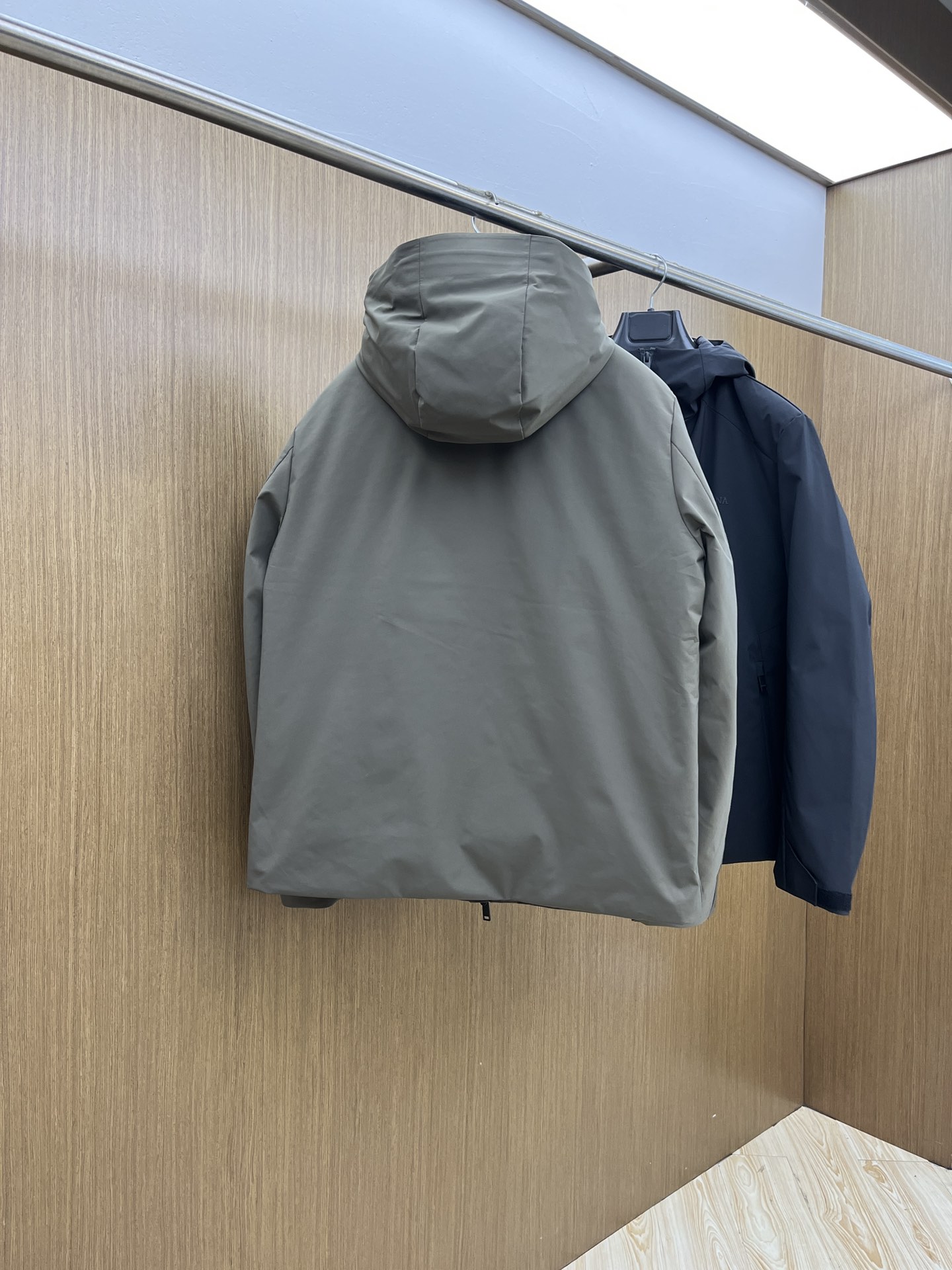 秋冬羽绒 羽绒 ZEGNA 25秋冬新款羽绒外套 ZEGNA这款外套的面料选用品牌标志性的高端功能性面料