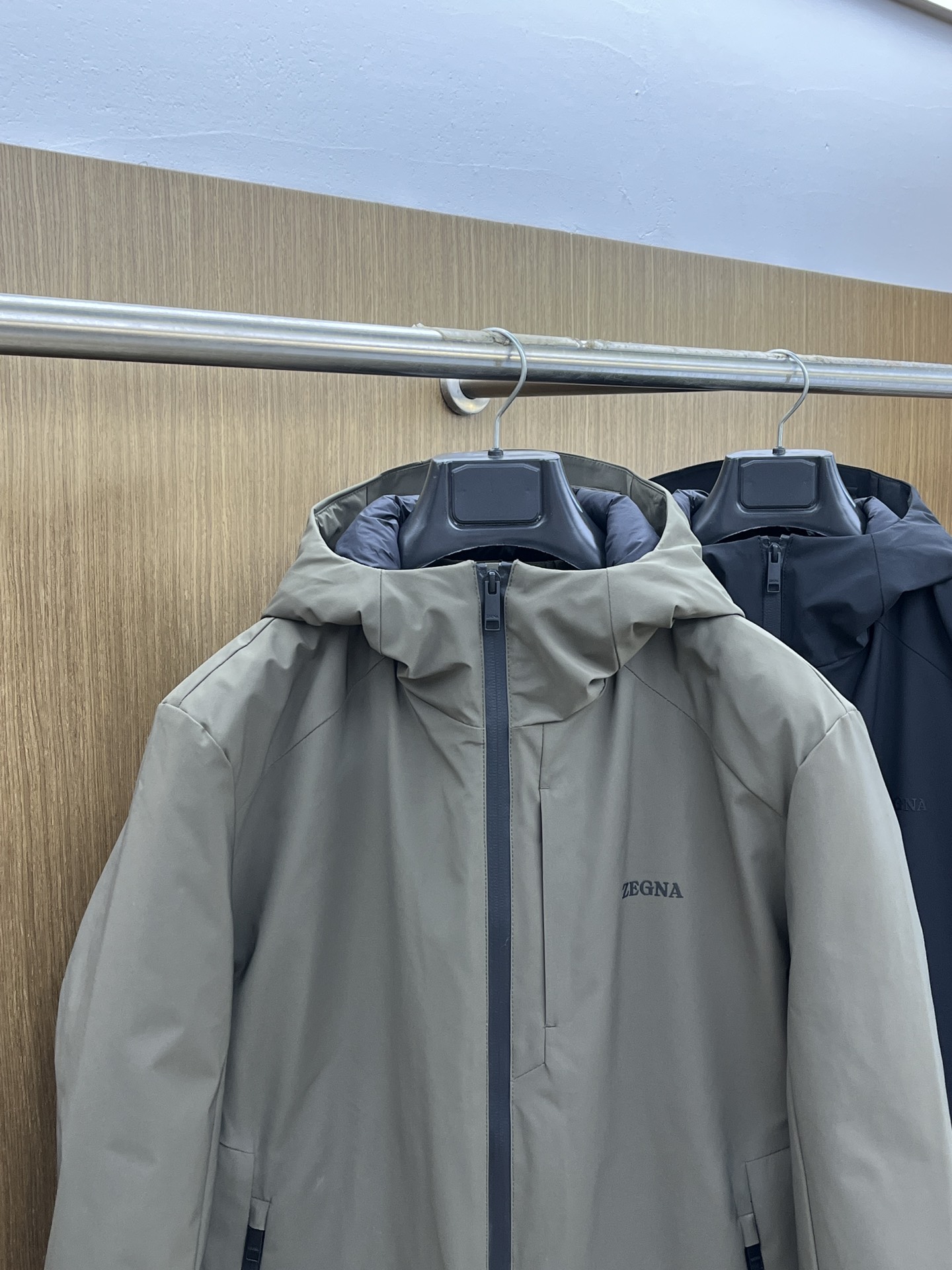 秋冬羽绒 羽绒 ZEGNA 25秋冬新款羽绒外套 ZEGNA这款外套的面料选用品牌标志性的高端功能性面料