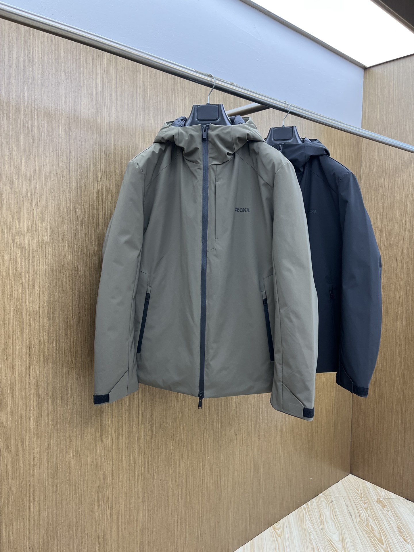 秋冬羽绒 羽绒 ZEGNA 25秋冬新款羽绒外套 ZEGNA这款外套的面料选用品牌标志性的高端功能性面料