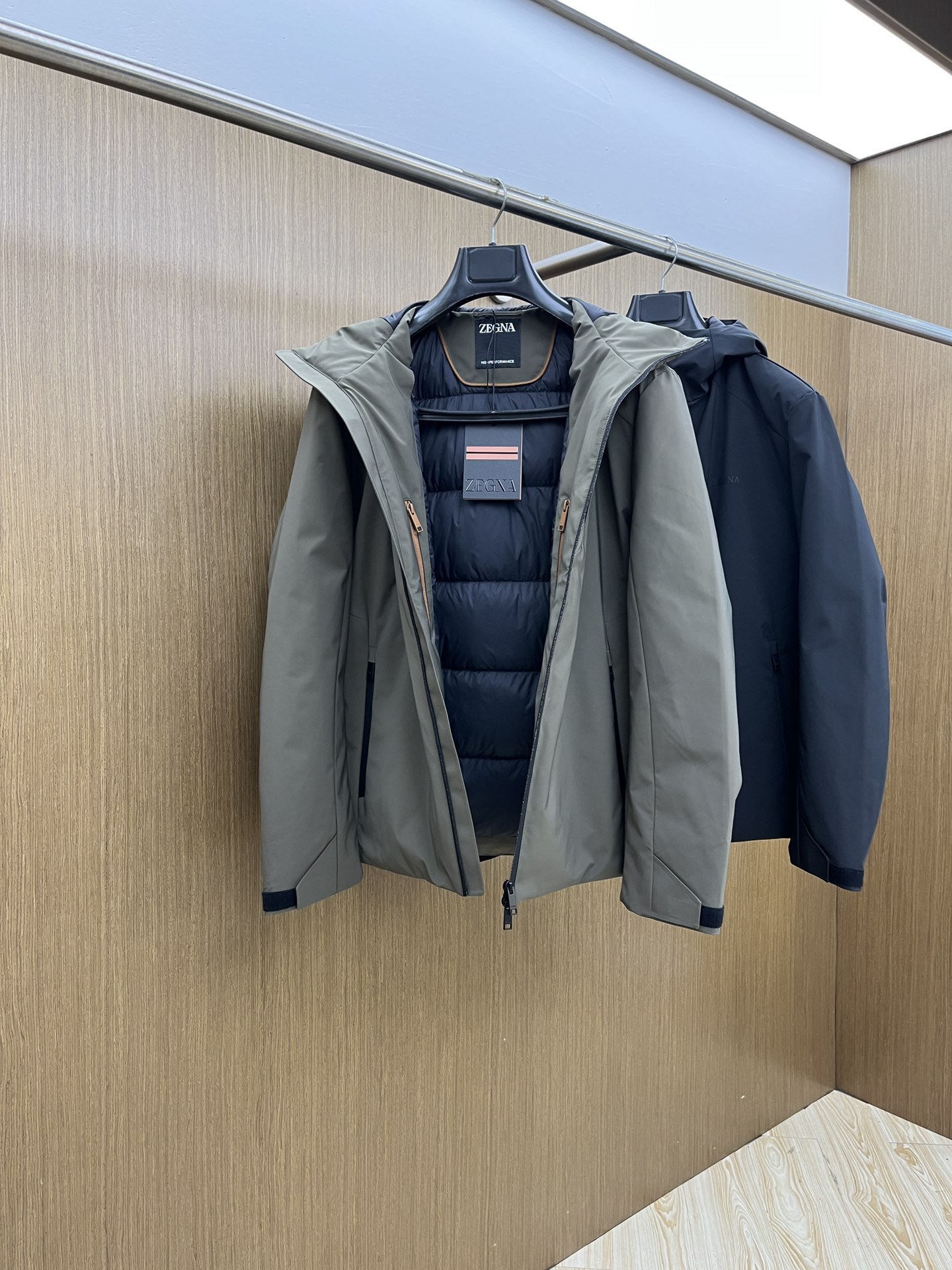秋冬羽绒 羽绒 ZEGNA 25秋冬新款羽绒外套 ZEGNA这款外套的面料选用品牌标志性的高端功能性面料