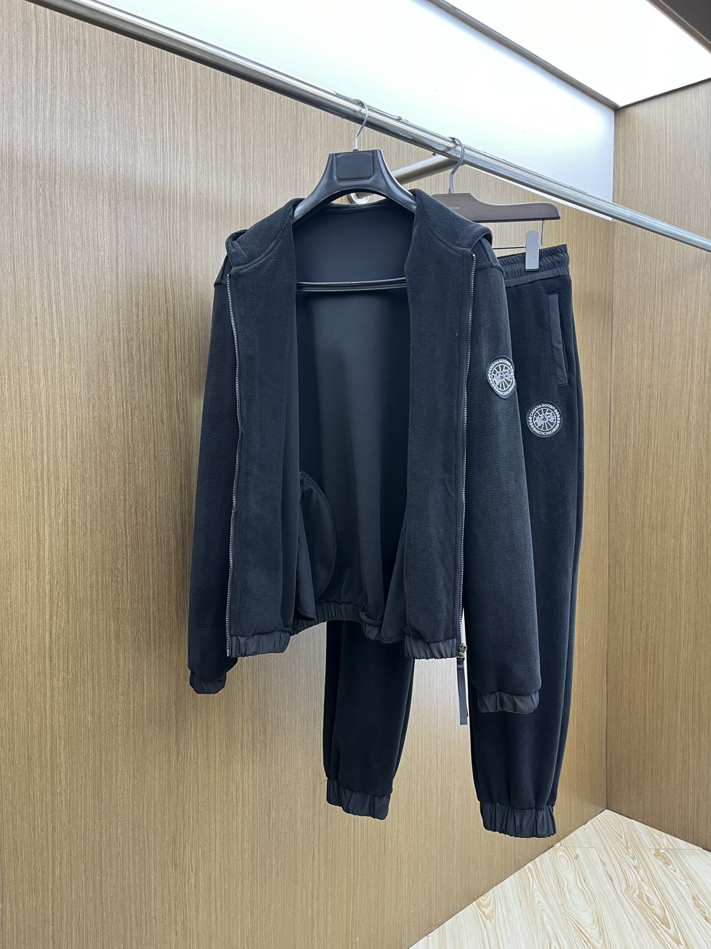 秋冬/套 CANADA 🔥GW最新款老爹休闲风休闲套装 最新最顶级经典重工刺绣字母排列经典图案潮流连帽休