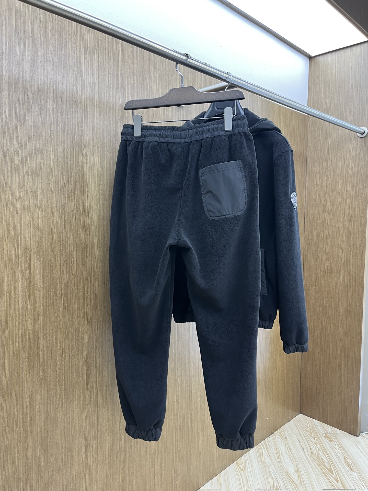 秋冬/套 CANADA 🔥GW最新款老爹休闲风休闲套装 最新最顶级经典重工刺绣字母排列经典图案潮流连帽休