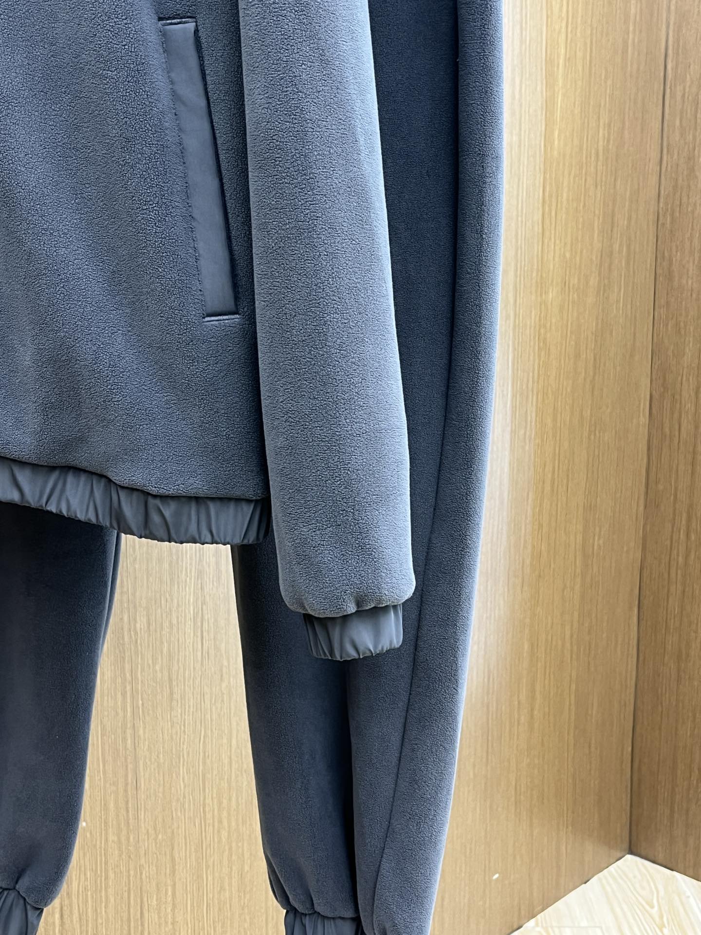 秋冬/套 Canada 🔥GW最新款老爹休闲风休闲套装 最新最顶级经典重工刺绣字母排列经典图案潮流连帽休