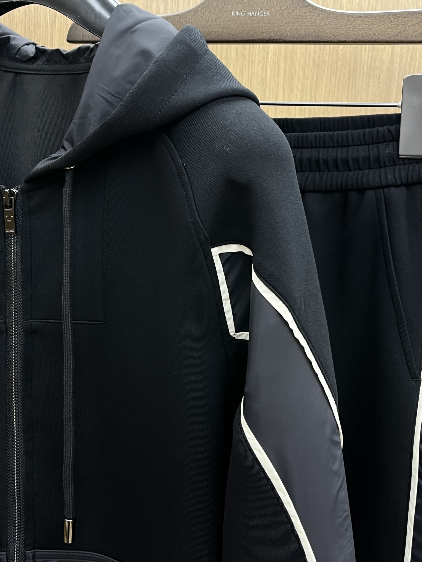 秋冬/套 Her 🔥GW最新款休闲风休闲套装 最新最顶级经典重工刺绣字母排列经典图案潮流连帽休闲开衫套装