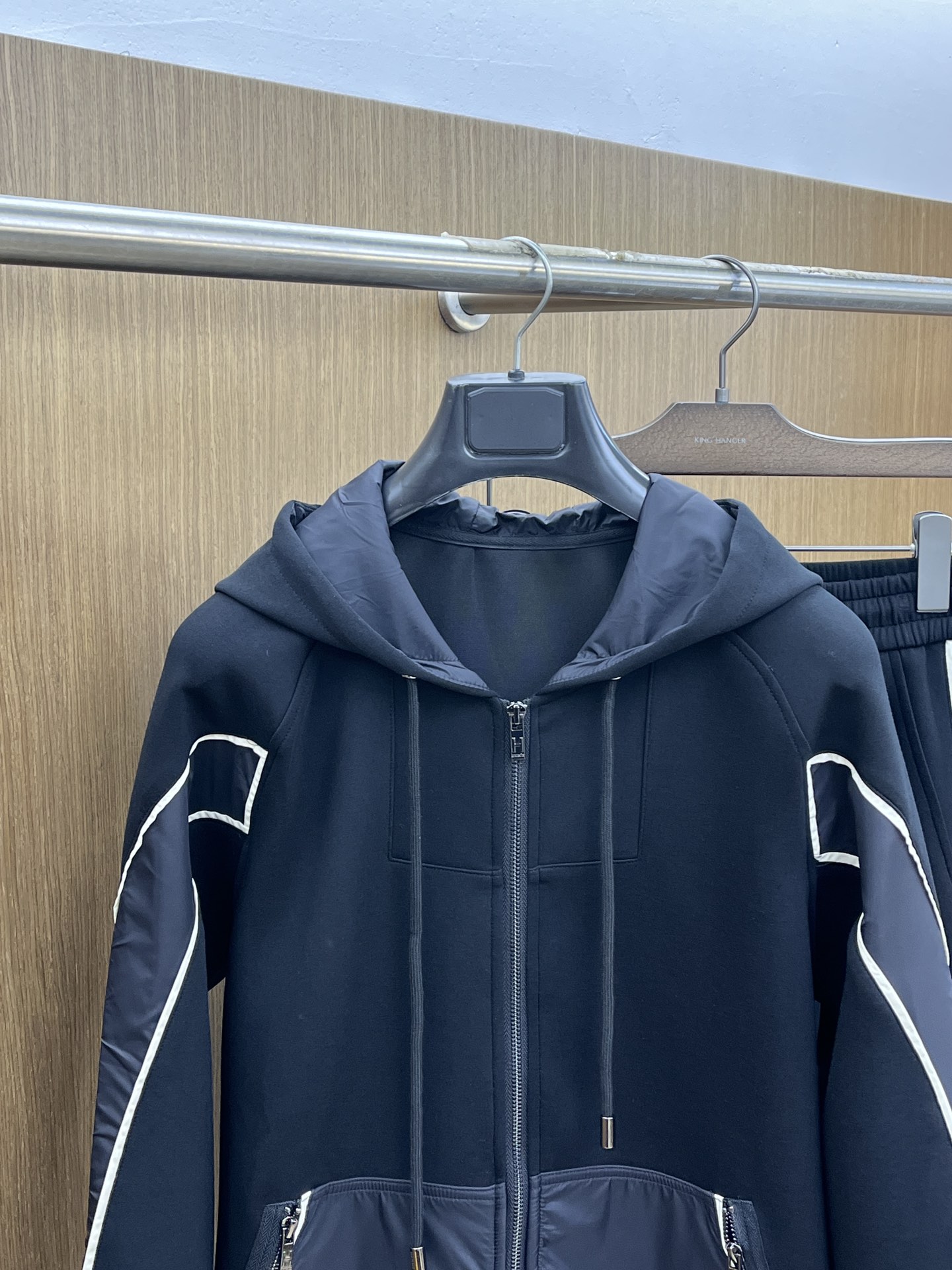 秋冬/套 Her 🔥GW最新款休闲风休闲套装 最新最顶级经典重工刺绣字母排列经典图案潮流连帽休闲开衫套装