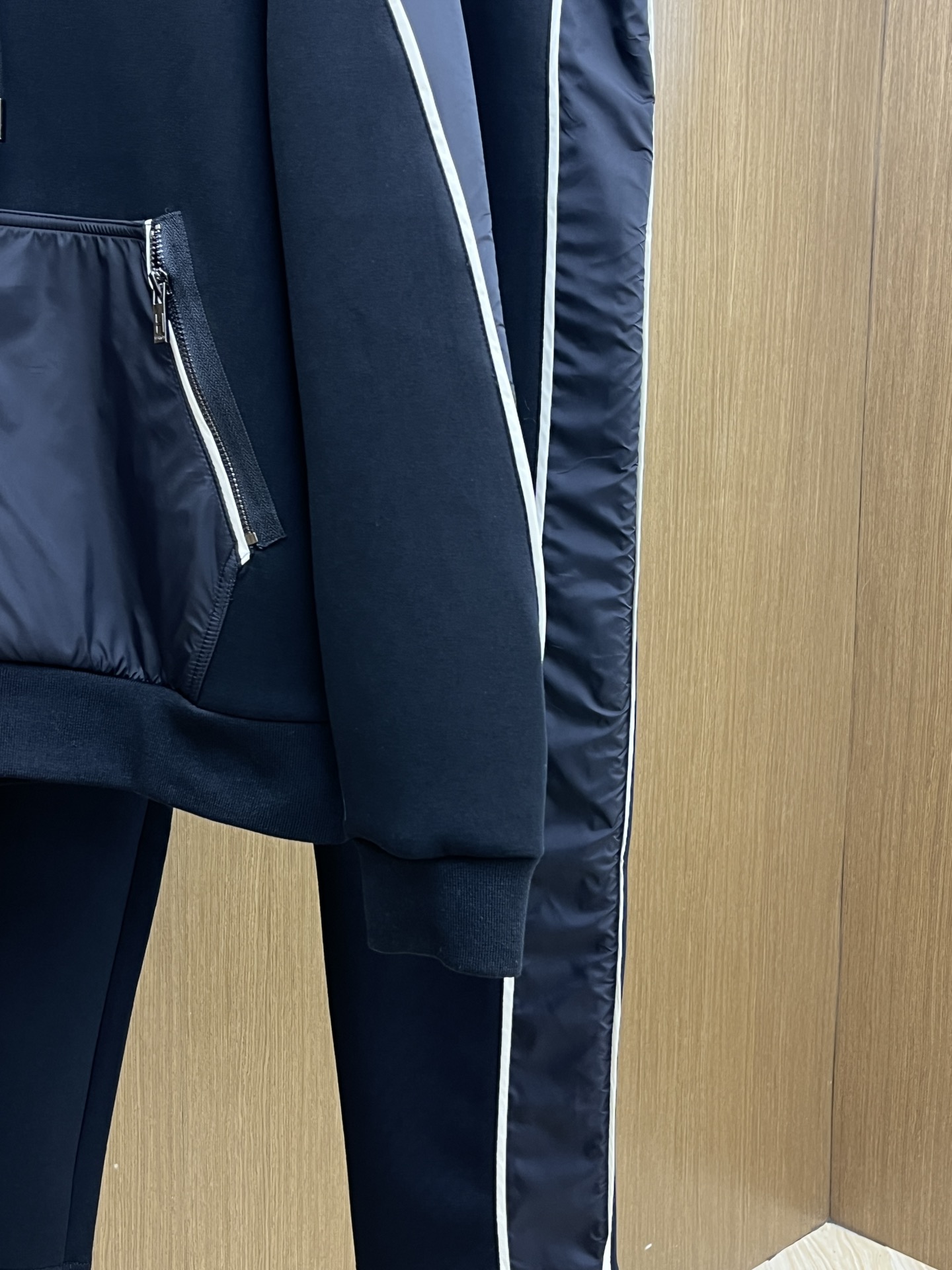 秋冬/套 Her 🔥GW最新款休闲风休闲套装 最新最顶级经典重工刺绣字母排列经典图案潮流连帽休闲开衫套装