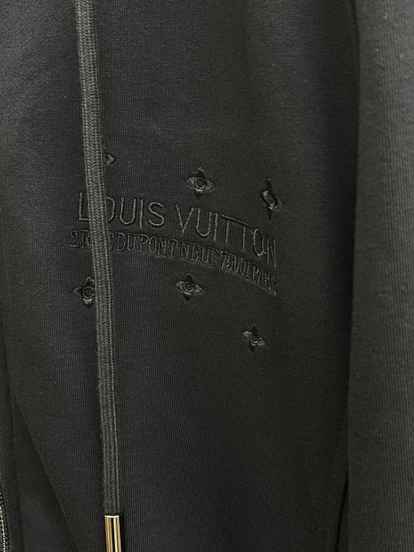 秋冬/套 LV 🔥GW最新款休闲风休闲套装 最新最顶级经典重工刺绣字母排列经典图案潮流连帽休闲开衫套装，