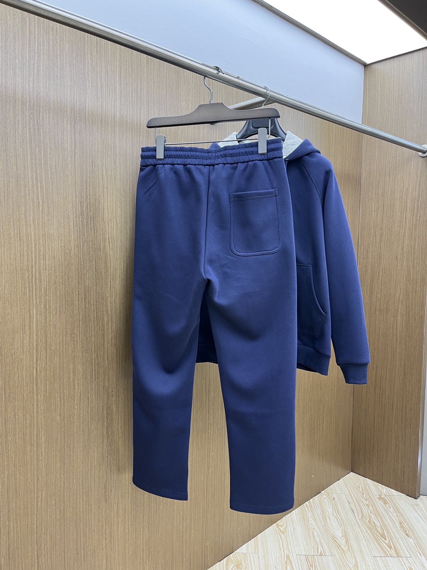 秋冬/套 CD 🔥GW最新款休闲风休闲套装 最新最顶级经典重工刺绣字母排列经典图案潮流连帽休闲开衫套装，