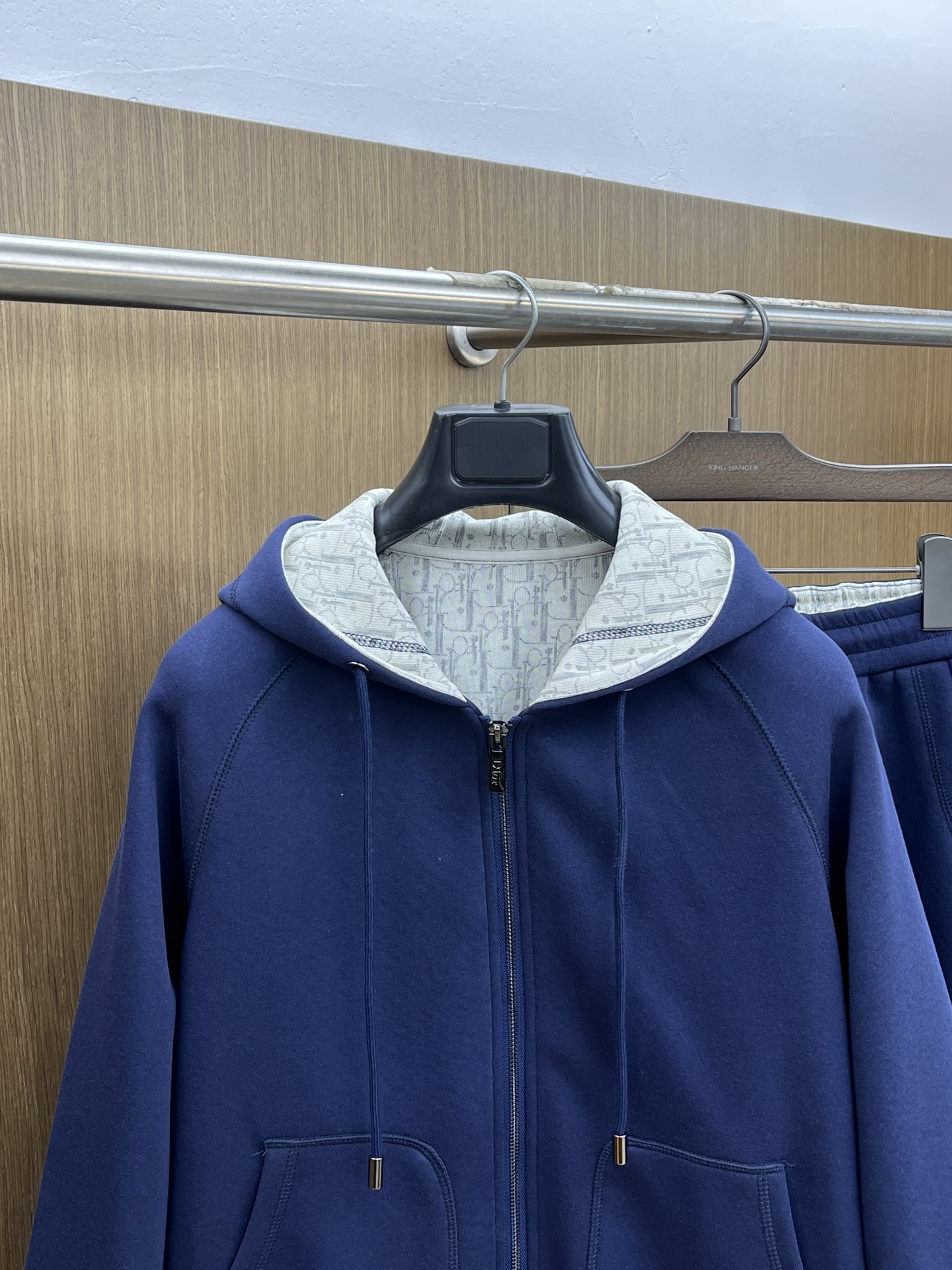 秋冬/套 CD 🔥GW最新款休闲风休闲套装 最新最顶级经典重工刺绣字母排列经典图案潮流连帽休闲开衫套装，