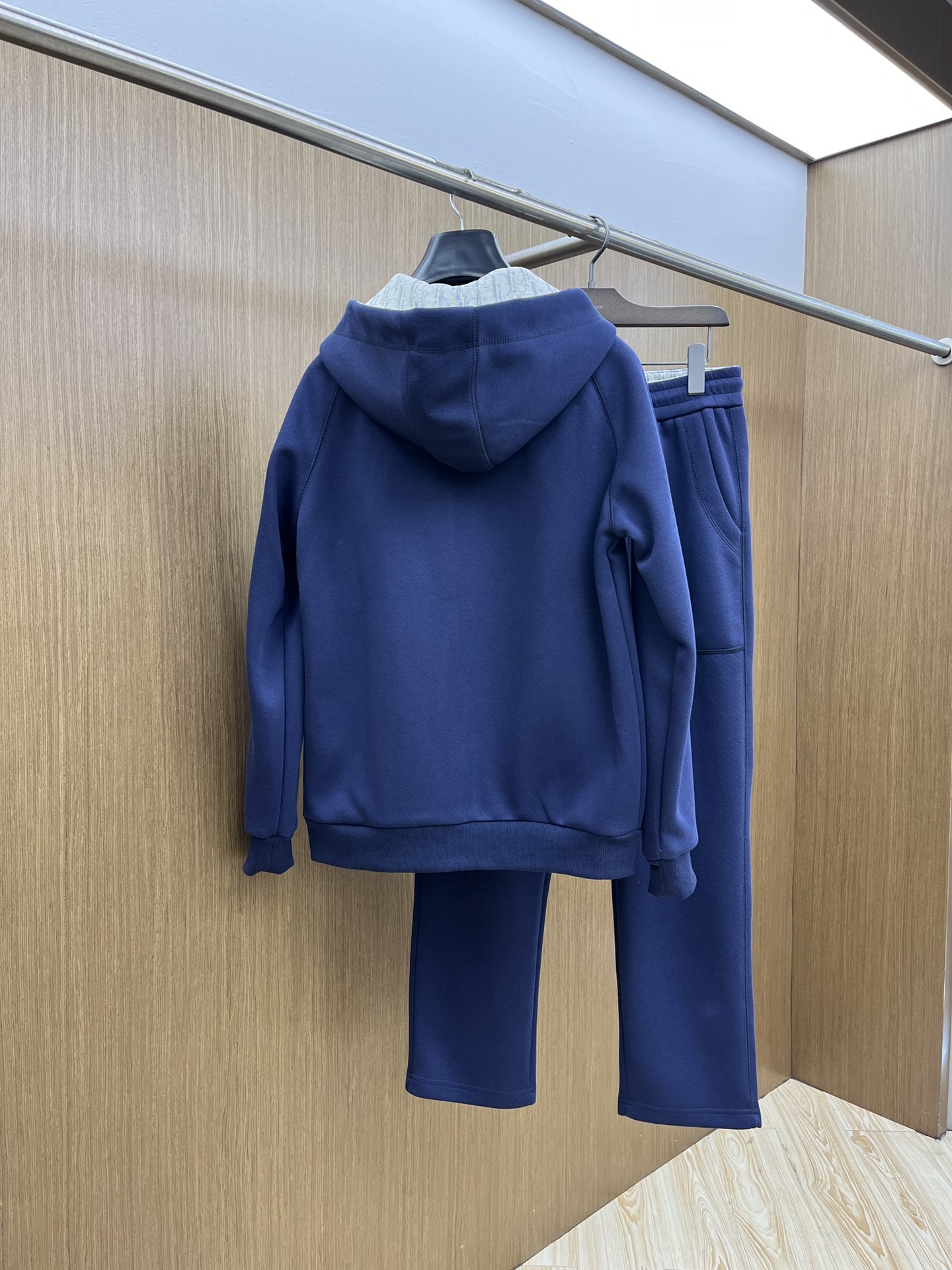 秋冬/套 CD 🔥GW最新款休闲风休闲套装 最新最顶级经典重工刺绣字母排列经典图案潮流连帽休闲开衫套装，