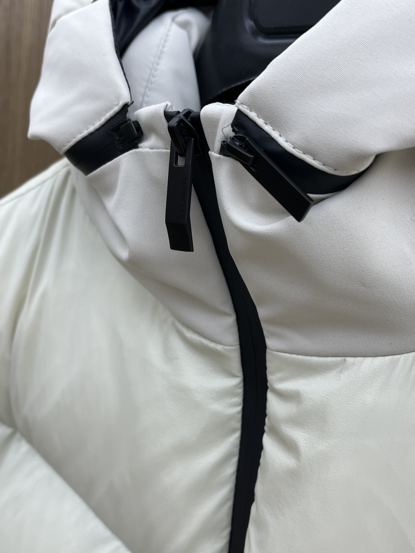 秋冬羽绒 Mon 羽绒服2025最新款时尚设计师款羽绒外套.（连帽可拆卸）处处细节显工艺足够的高级 结构