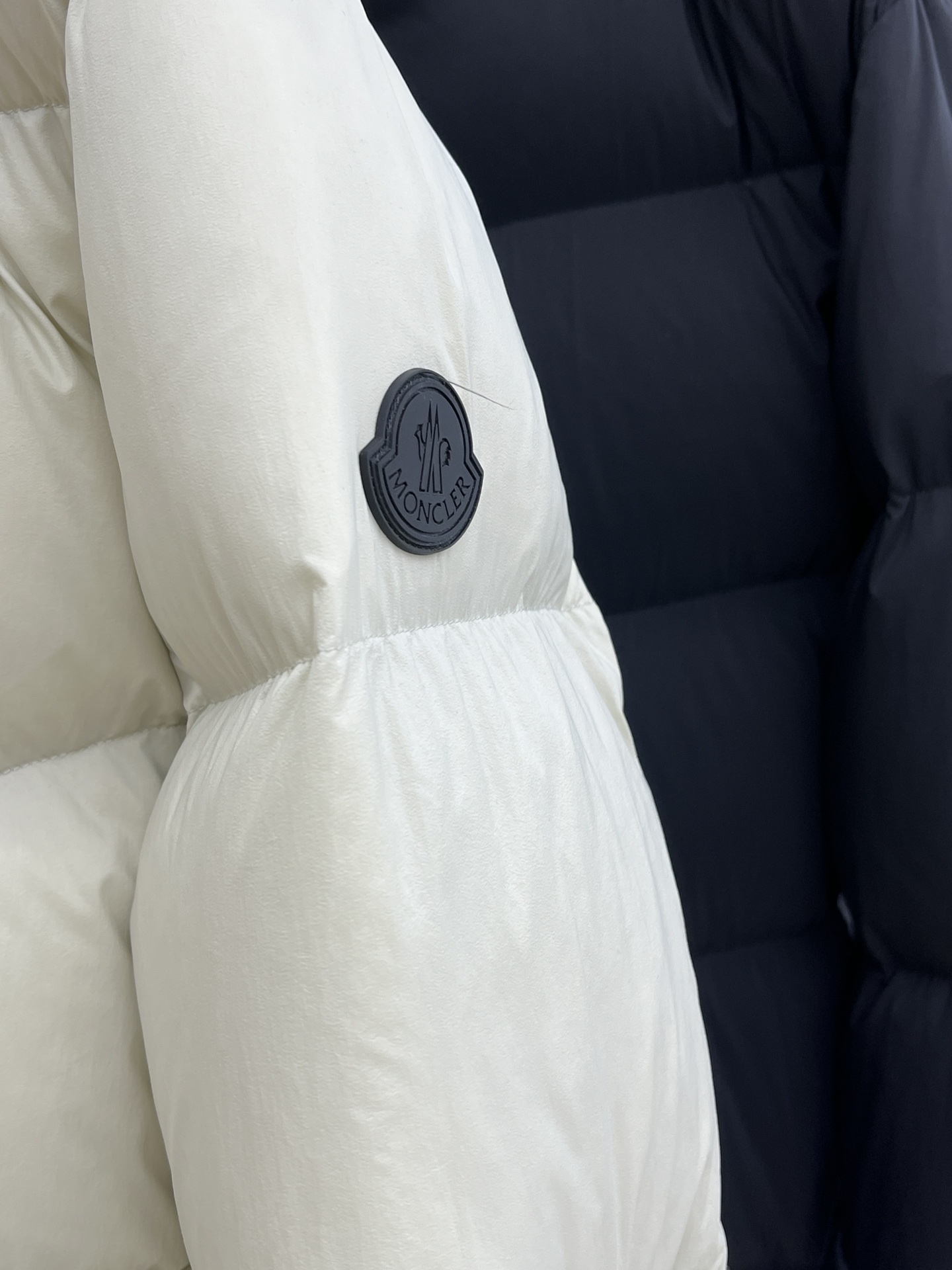 秋冬羽绒 Mon 羽绒服2025最新款时尚设计师款羽绒外套.（连帽可拆卸）处处细节显工艺足够的高级 结构