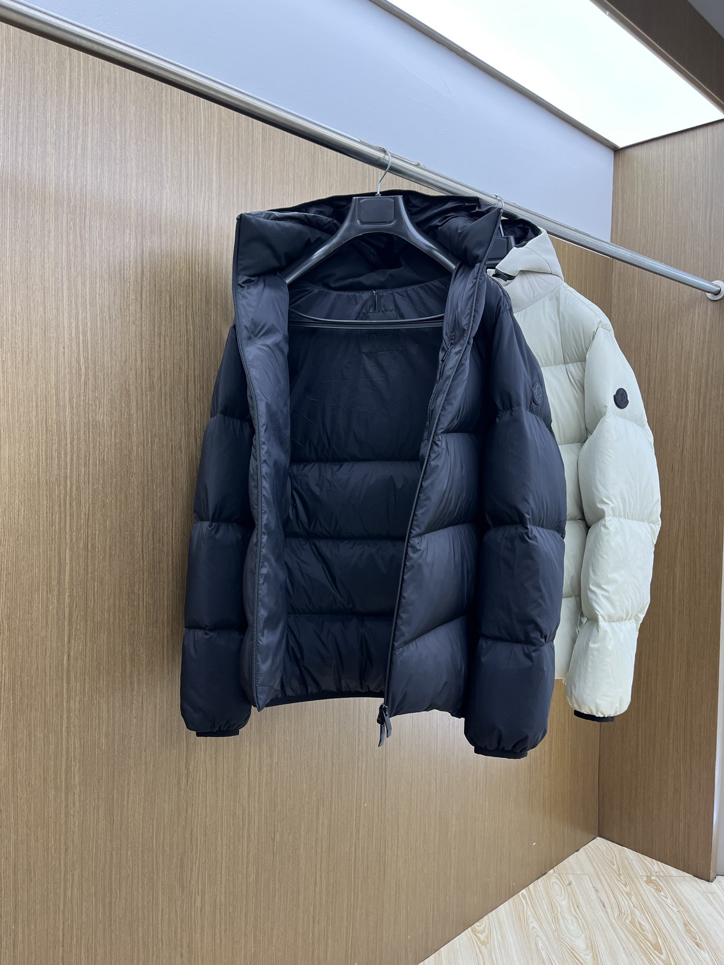 秋冬羽绒 Mon 羽绒服2025最新款时尚设计师款羽绒外套.（连帽可拆卸）处处细节显工艺足够的高级 结构