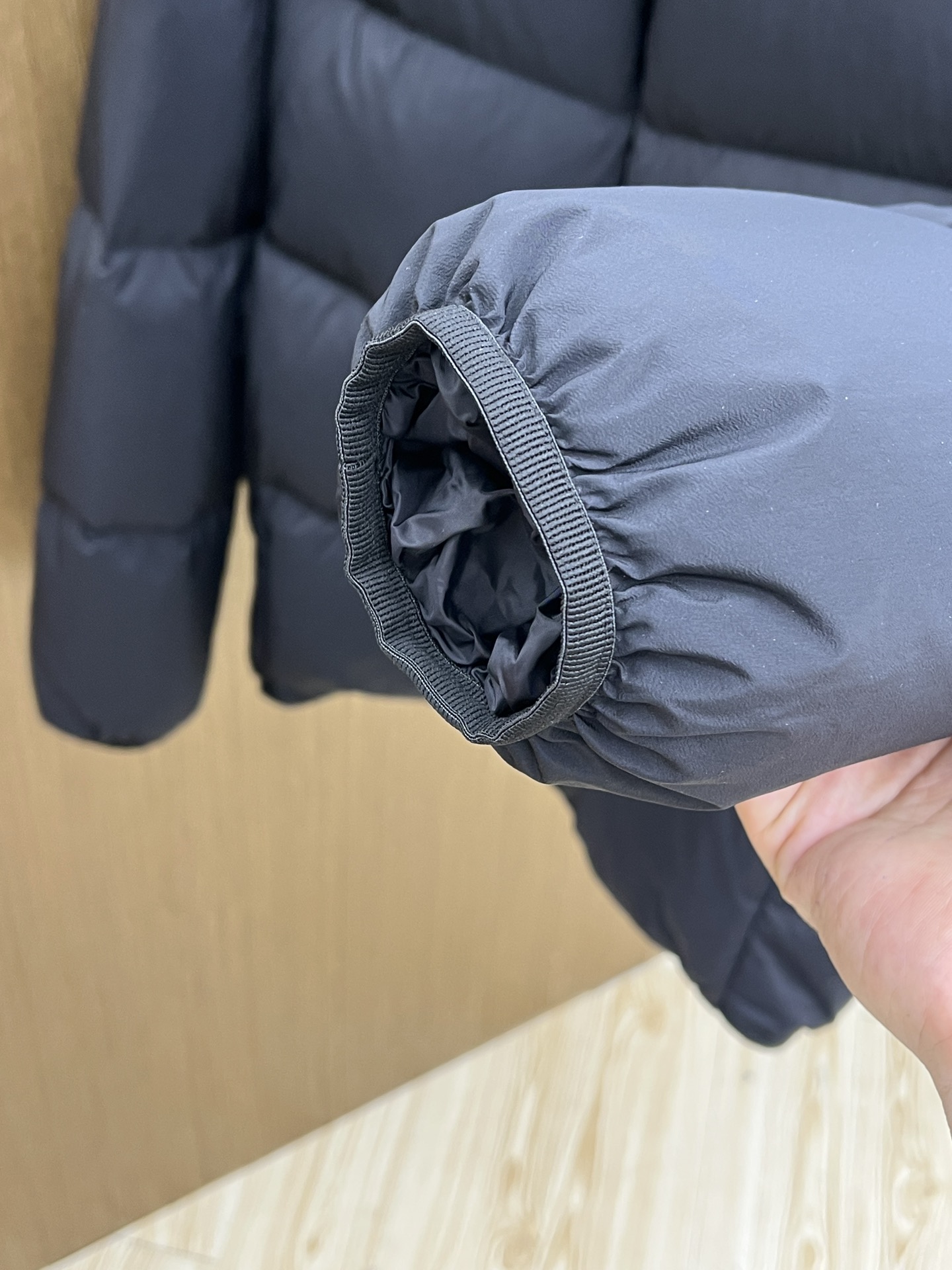 秋冬羽绒 Mon 羽绒服2025最新款时尚设计师款羽绒外套.（连帽可拆卸）处处细节显工艺足够的高级 结构