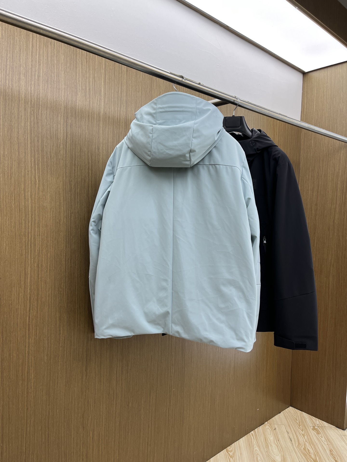 秋冬羽绒 LV 🔥🔥羽绒服2025最新款时尚设计师款羽绒外套.（连帽不可拆卸）处处细节显工艺足够的高级 