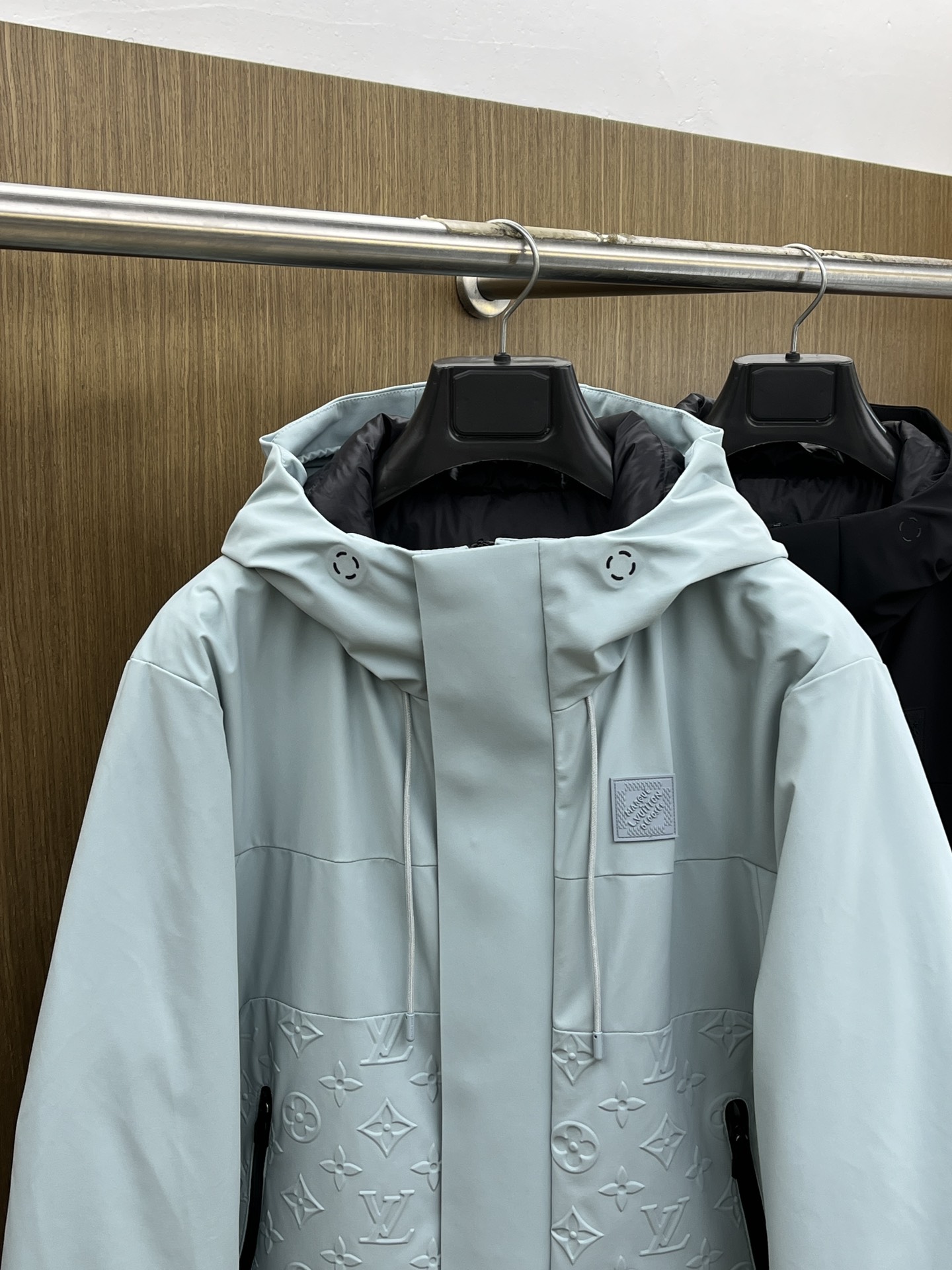 秋冬羽绒 LV 🔥🔥羽绒服2025最新款时尚设计师款羽绒外套.（连帽不可拆卸）处处细节显工艺足够的高级 