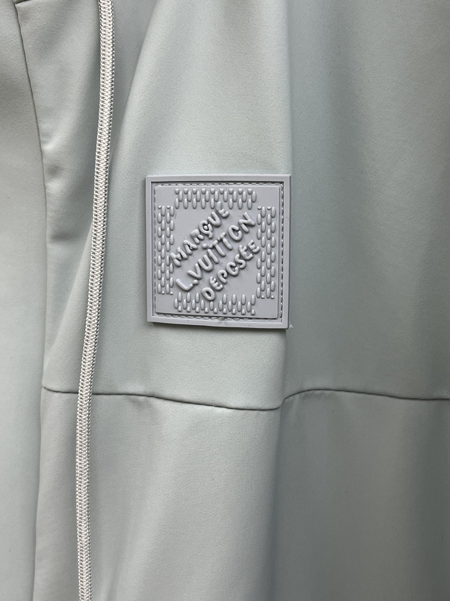 秋冬羽绒 LV 🔥🔥羽绒服2025最新款时尚设计师款羽绒外套.（连帽不可拆卸）处处细节显工艺足够的高级 