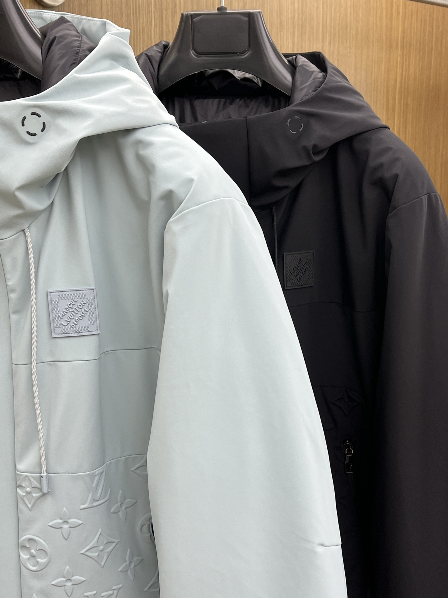 秋冬羽绒 LV 🔥🔥羽绒服2025最新款时尚设计师款羽绒外套.（连帽不可拆卸）处处细节显工艺足够的高级 