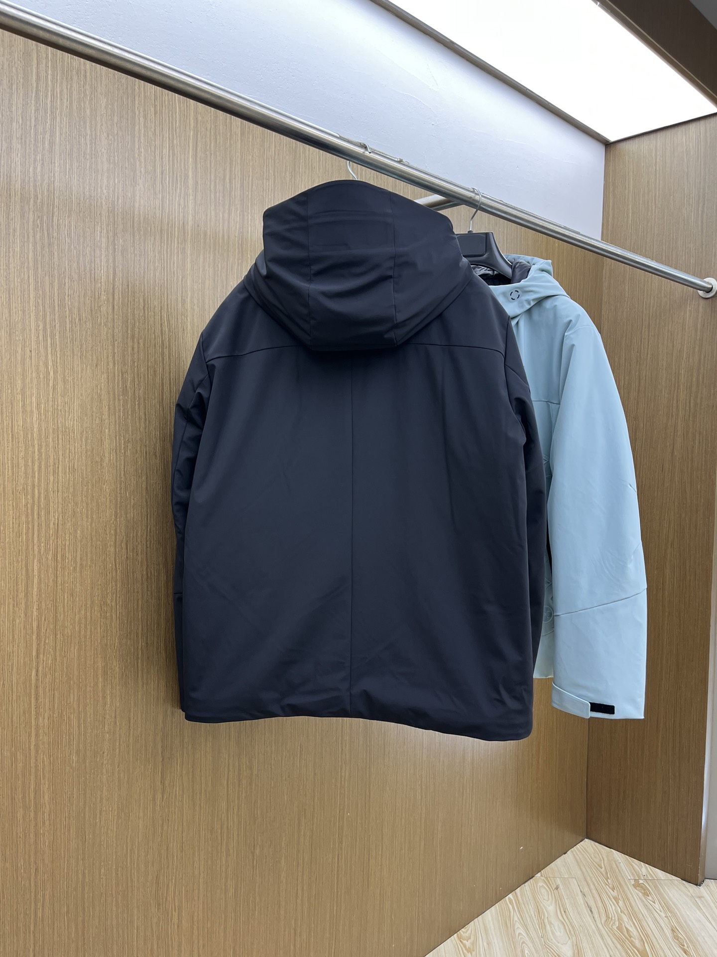 秋冬羽绒 LV 🔥🔥羽绒服2025最新款时尚设计师款羽绒外套.（连帽不可拆卸）处处细节显工艺足够的高级 