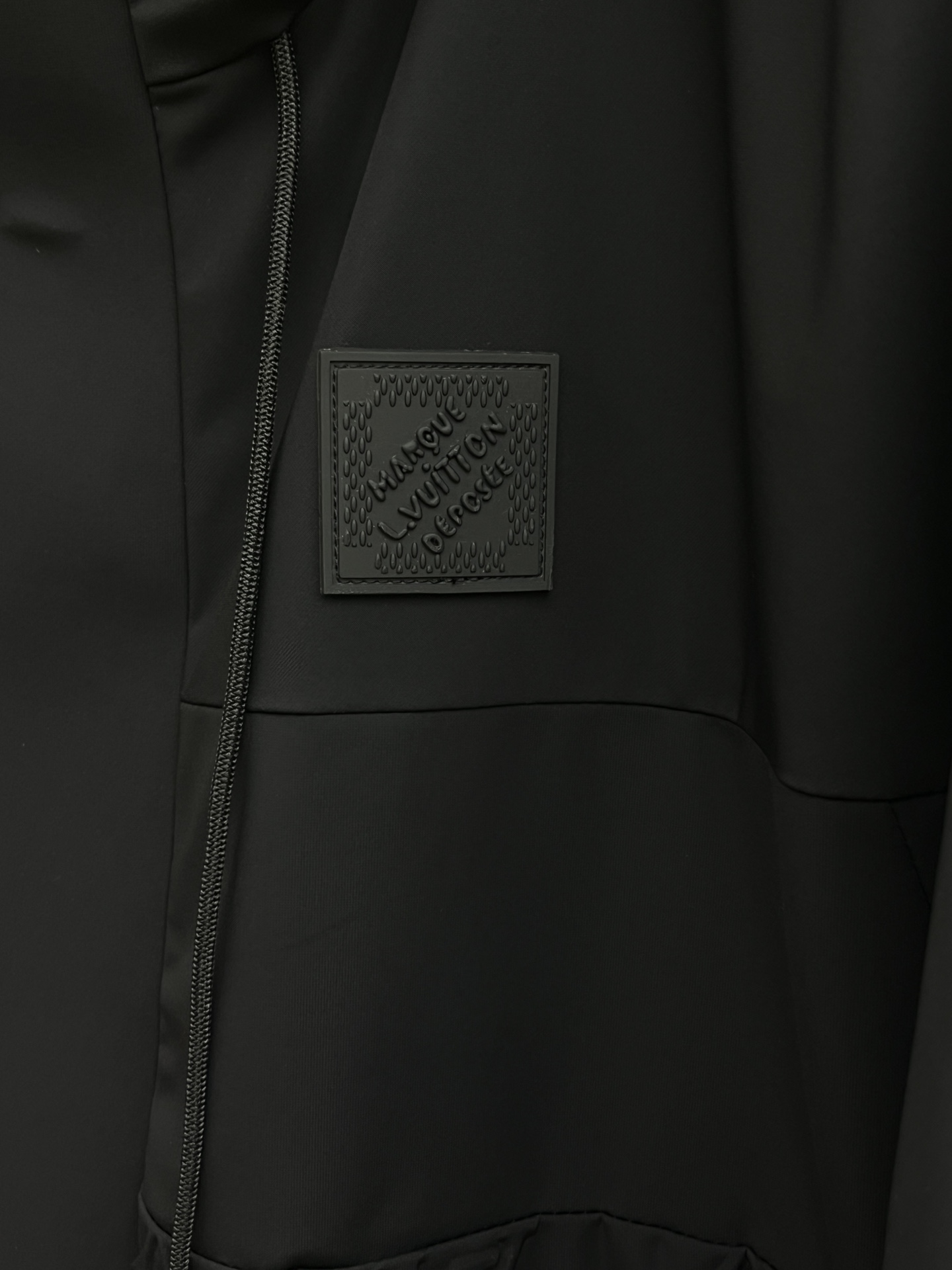 秋冬羽绒 LV 🔥🔥羽绒服2025最新款时尚设计师款羽绒外套.（连帽不可拆卸）处处细节显工艺足够的高级 